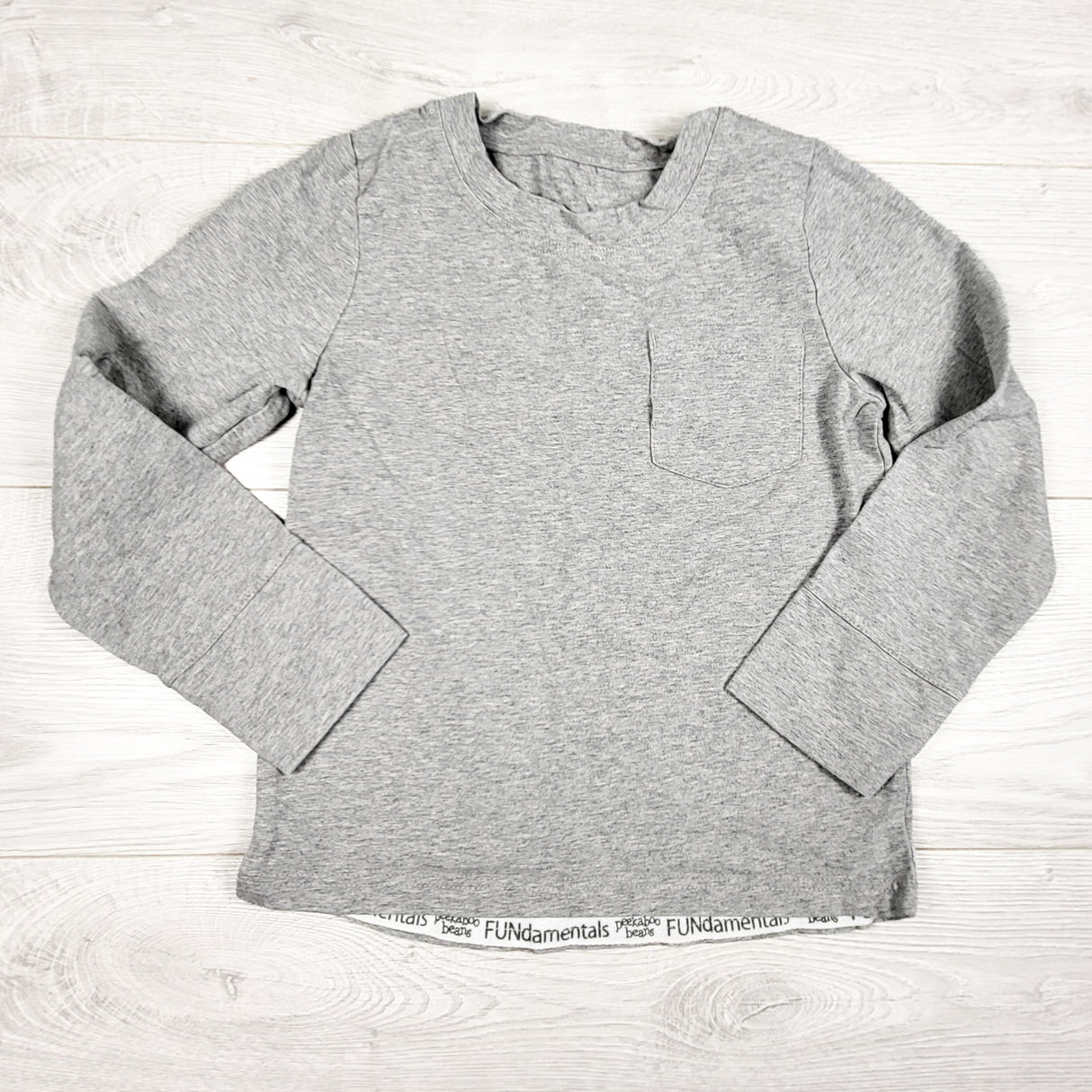 Peekaboo Beans grey long sleeve top with pocket. Size 6