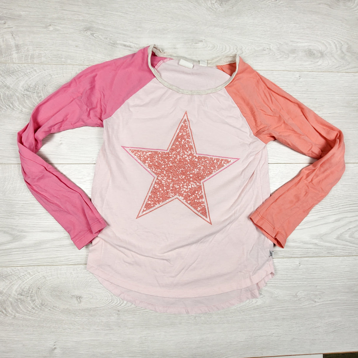 Gap pink and coral top with sequin star. Size 8