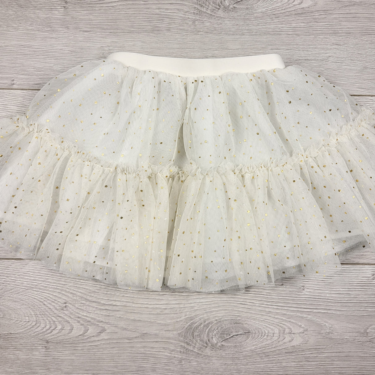 Old Navy white and gold polka dot tulle skirt. Size 12-18 months
