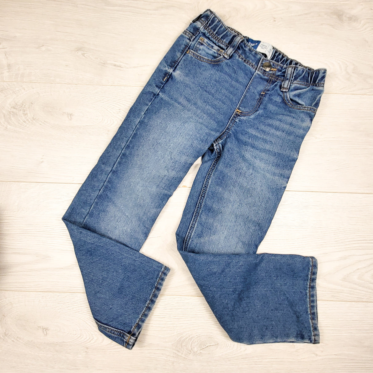 Old Navy straight leg jeans. Size 5T