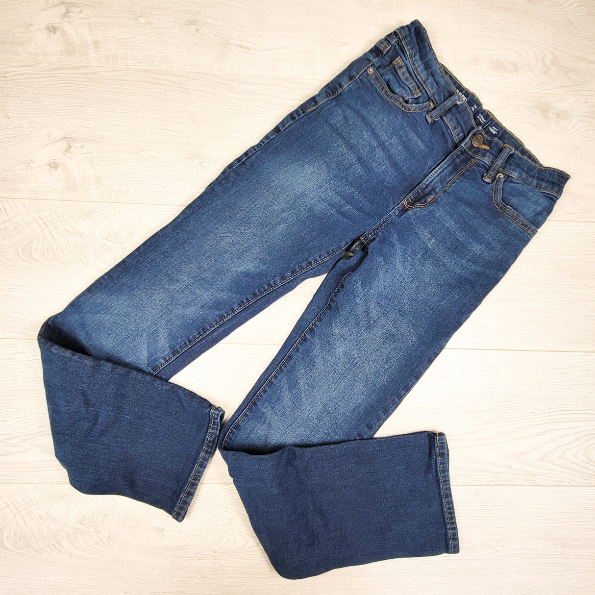 Old Navy slim straight jeans. Size 14