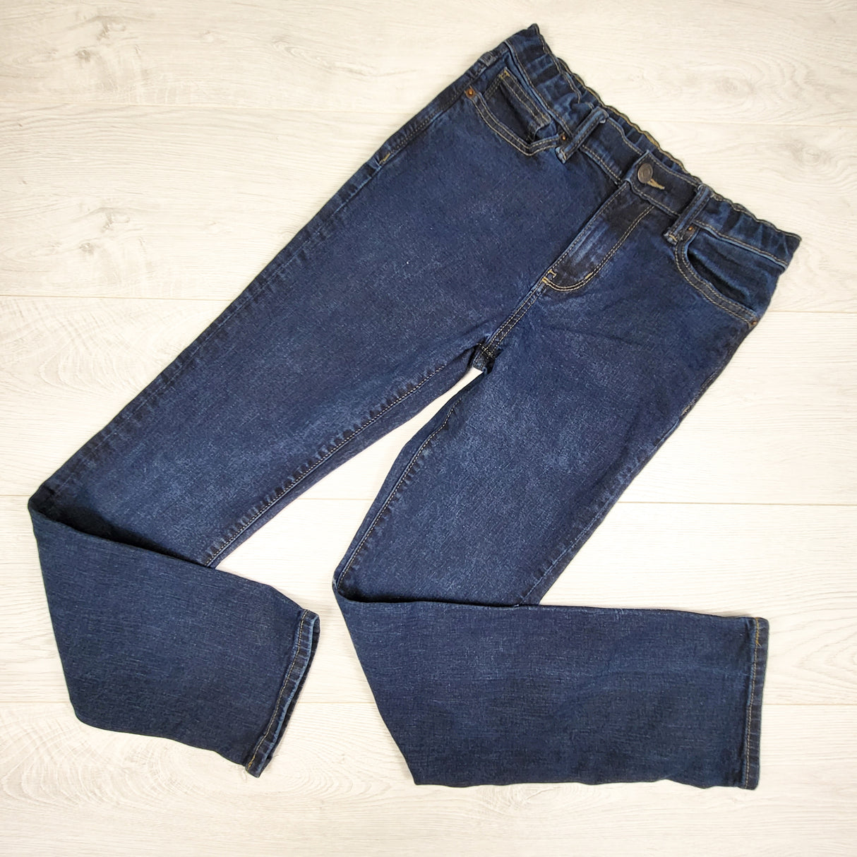Old Navy dark wash skinny jeans. Size 14
