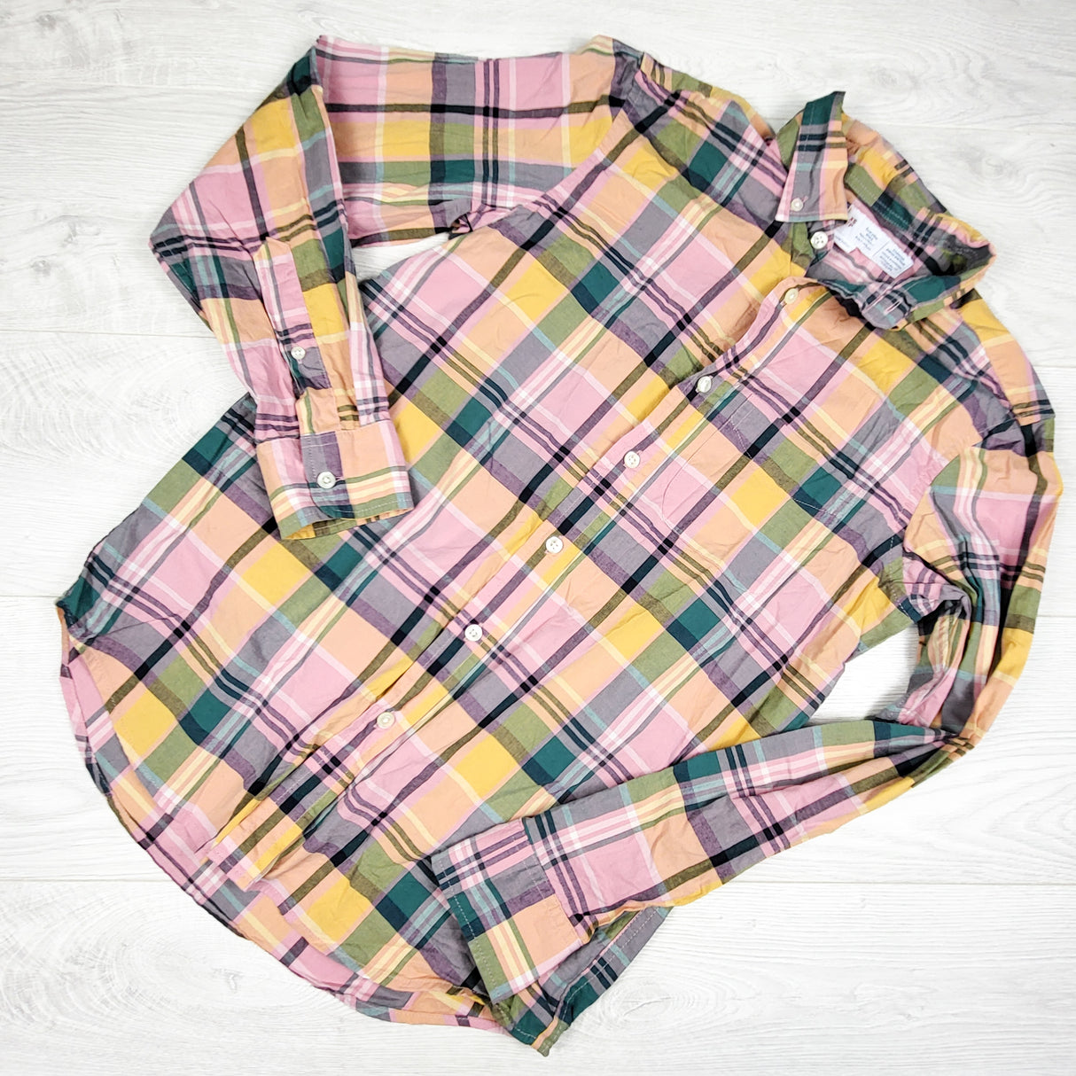 Old Navy pink plaid button down shirt. ADULT XS