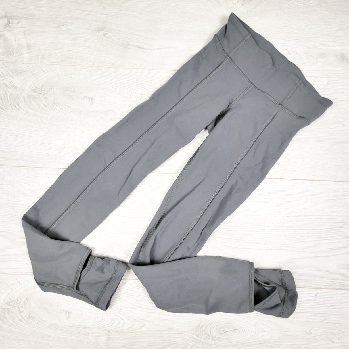 Ivivva (Lululemon) grey active leggings. Size 6