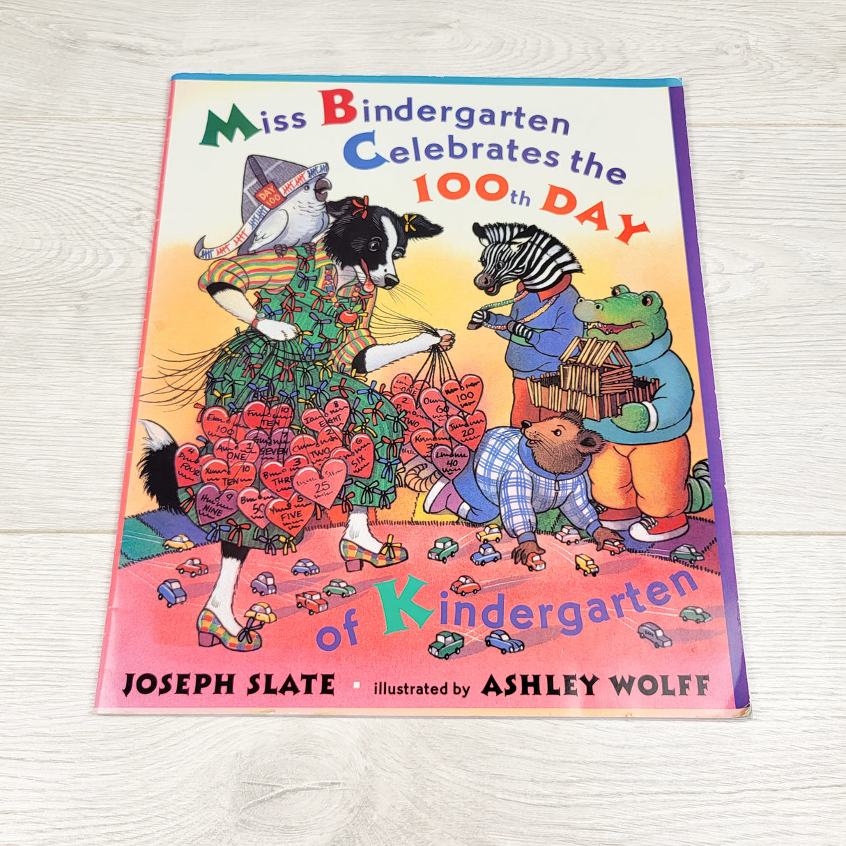 Vintage 1998 Miss Bindergarten Celebrates the 100th Day. Soft cover book
