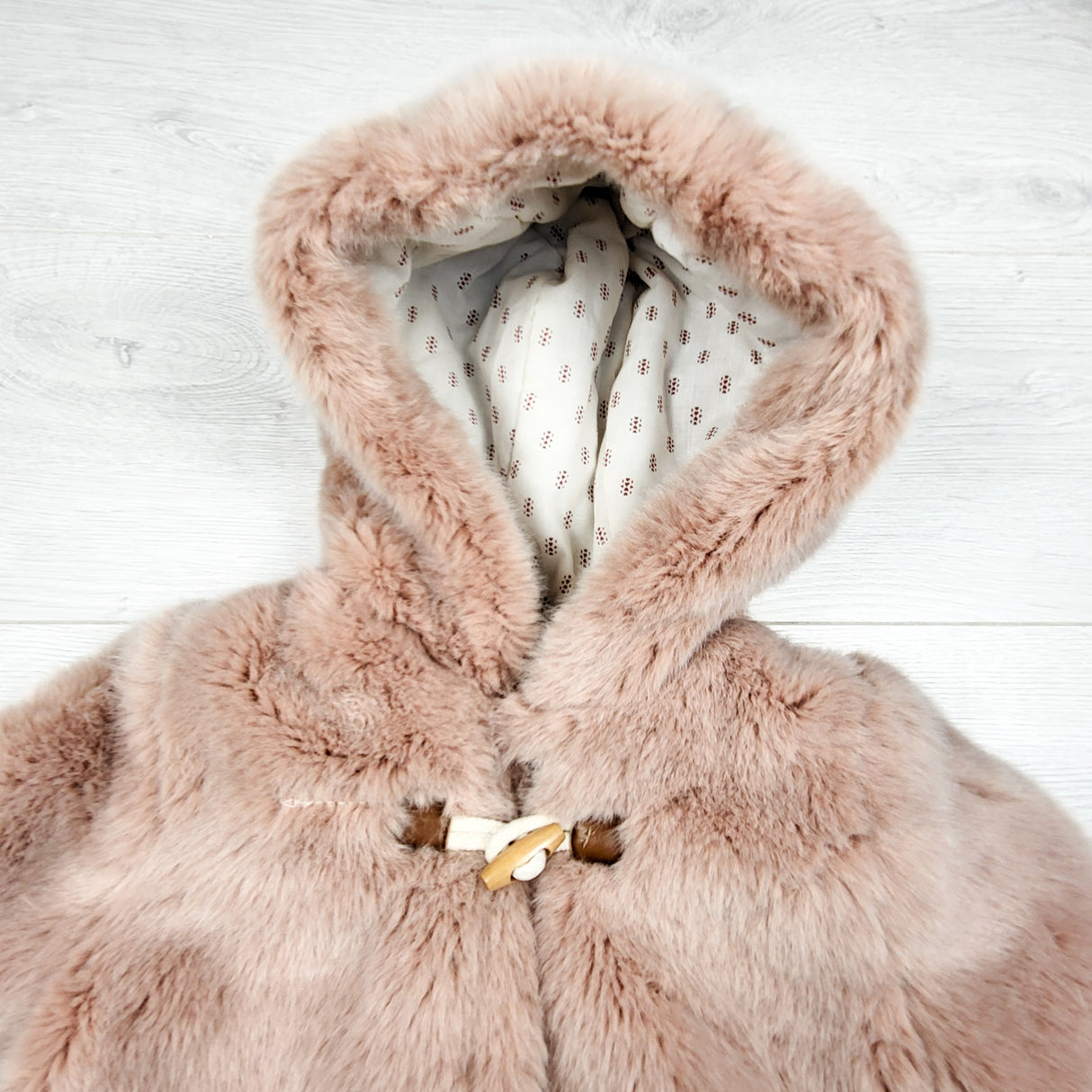 Zara pinky-beige faux fur hooded jacket. Size 2/3T