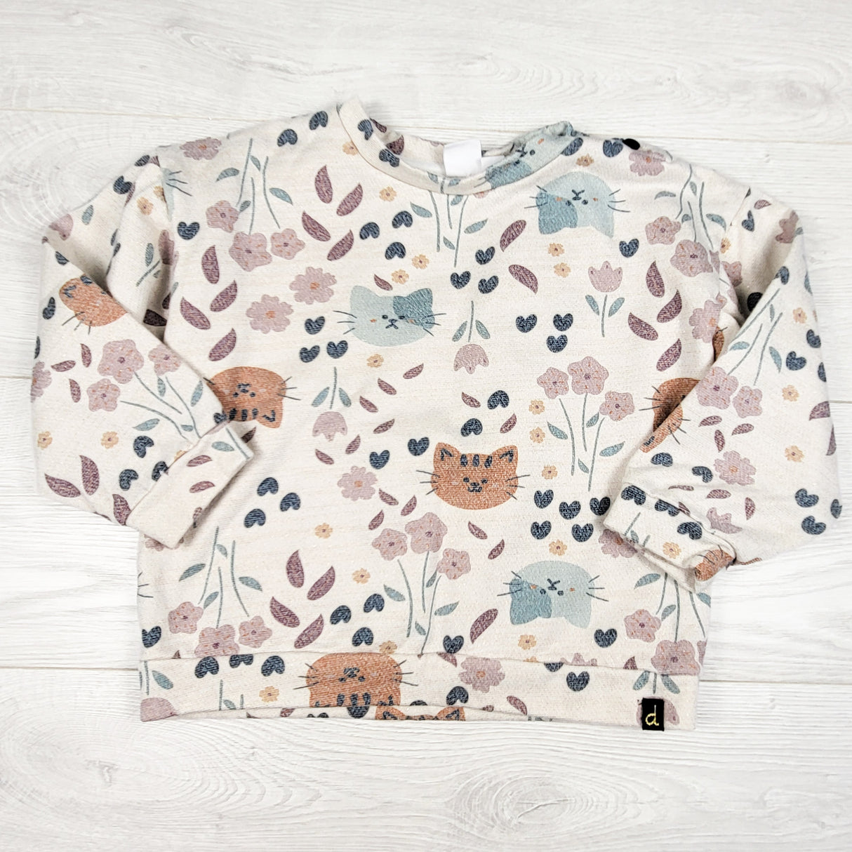 Deux Par Deux beige floral and cat print sweatshirt with gold sparkles. Size 7
