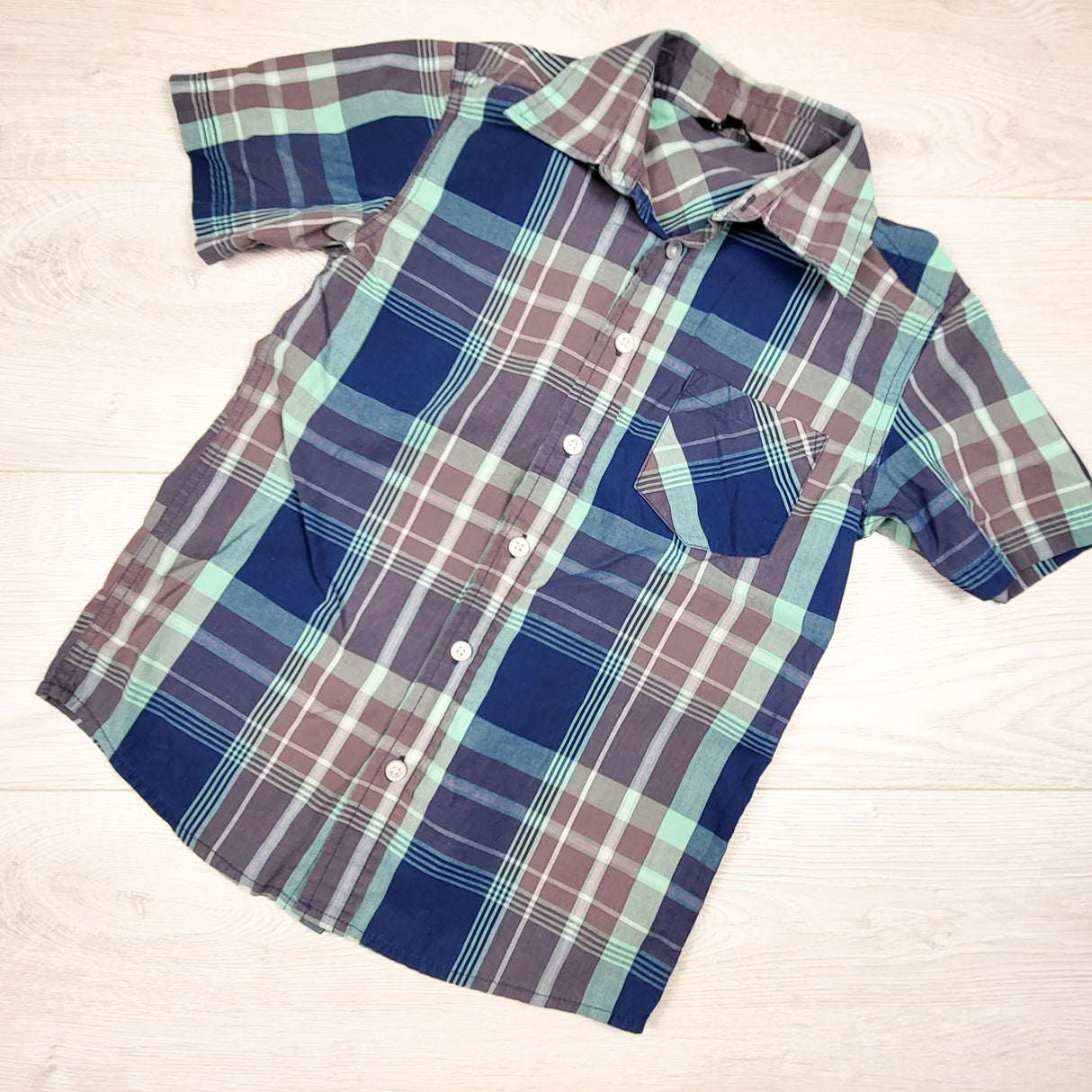 George blue button down short sleeve shirt. Size 7/8