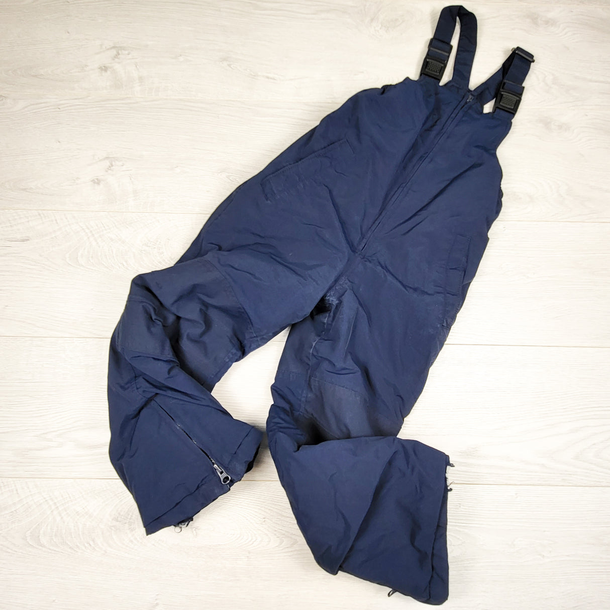 Lands' End navy snow pants. Size 5T - AS IS