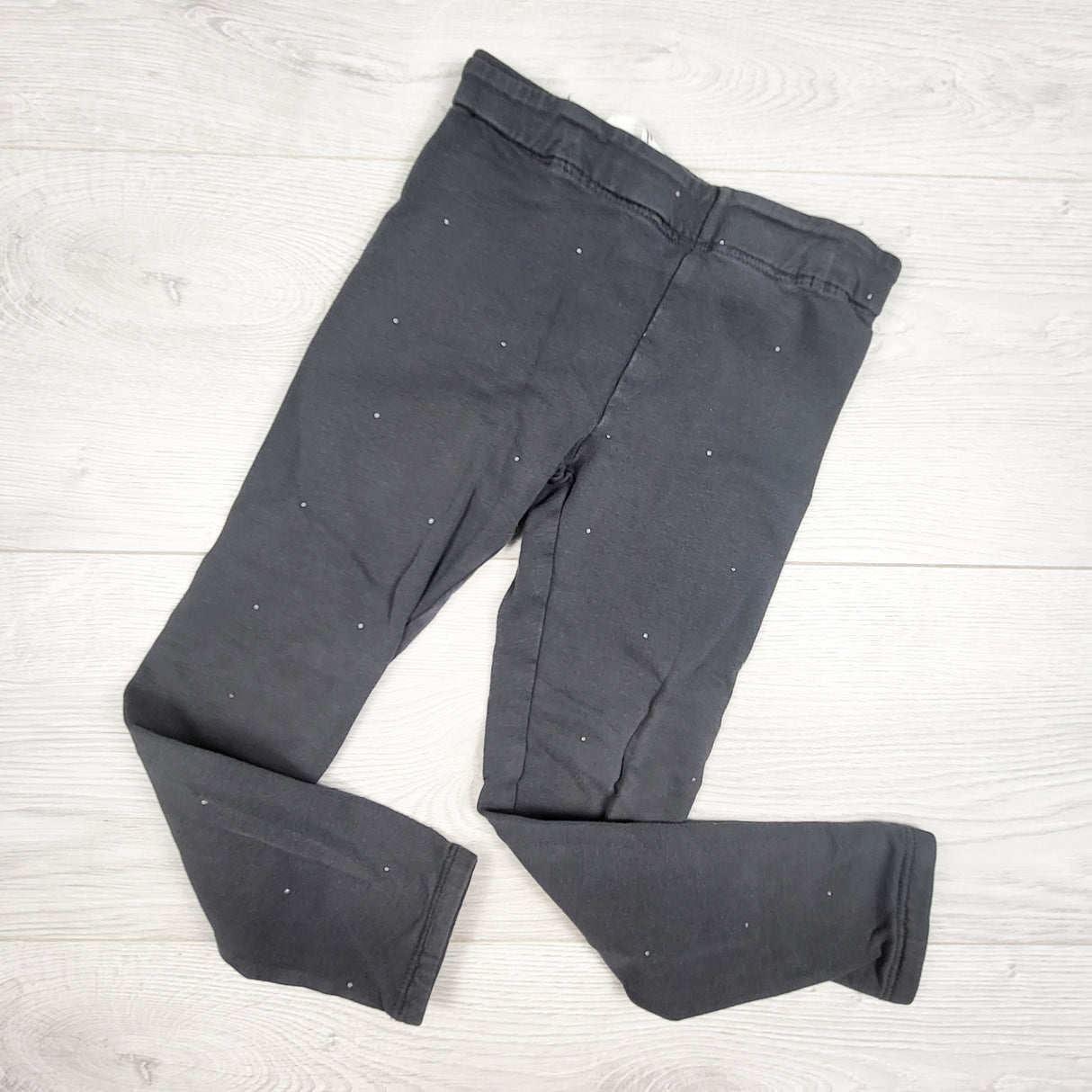 H and M grey polka dot leggings. Size 3/4T