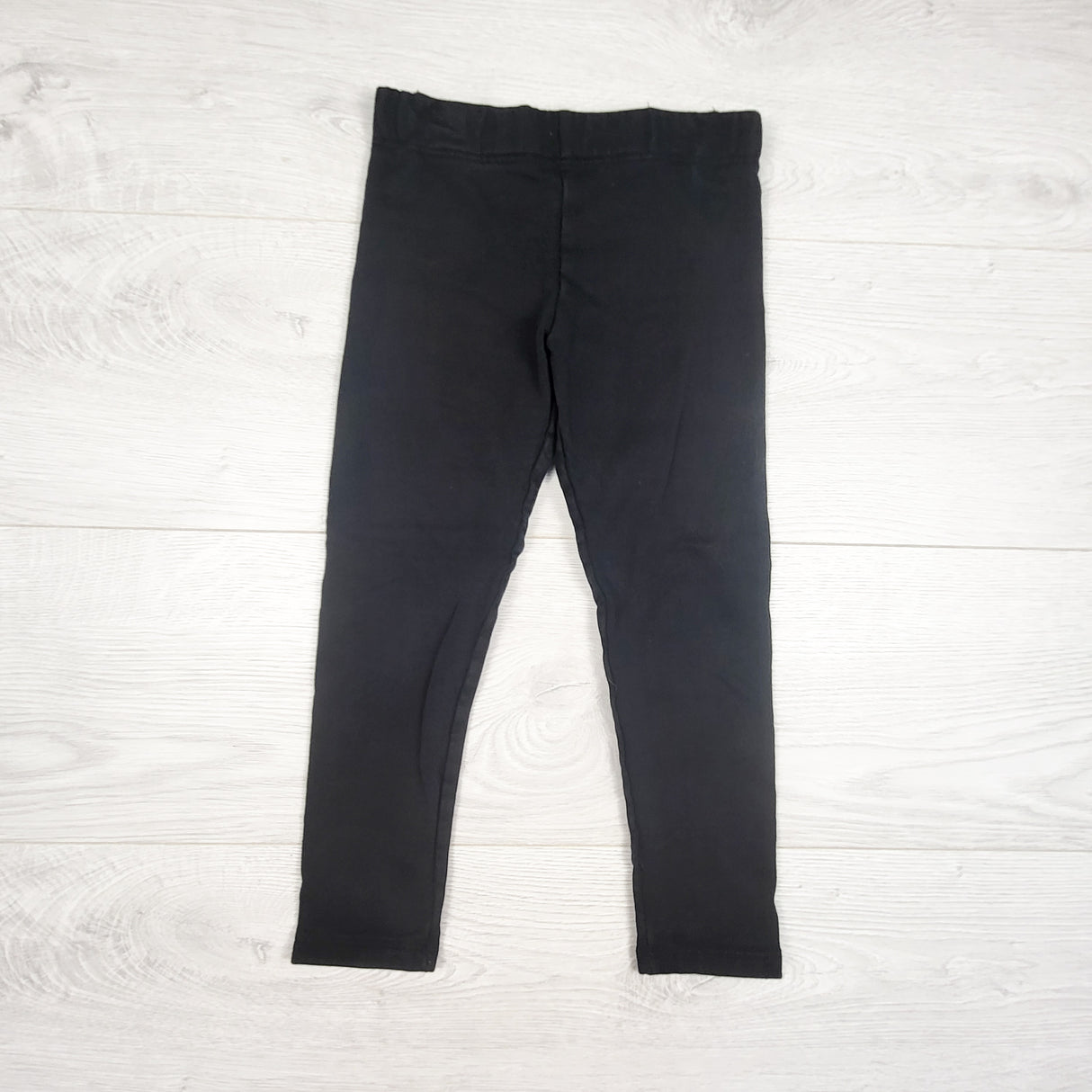 H and M black leggings. Size 3/4T