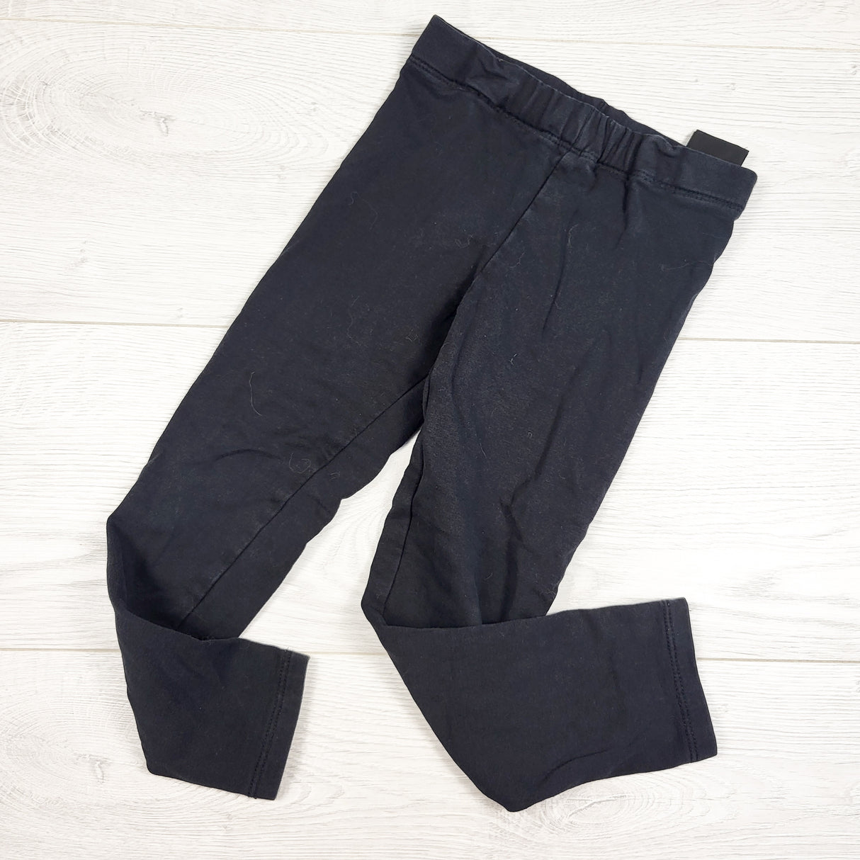 H and M black leggings. Size 3/4T