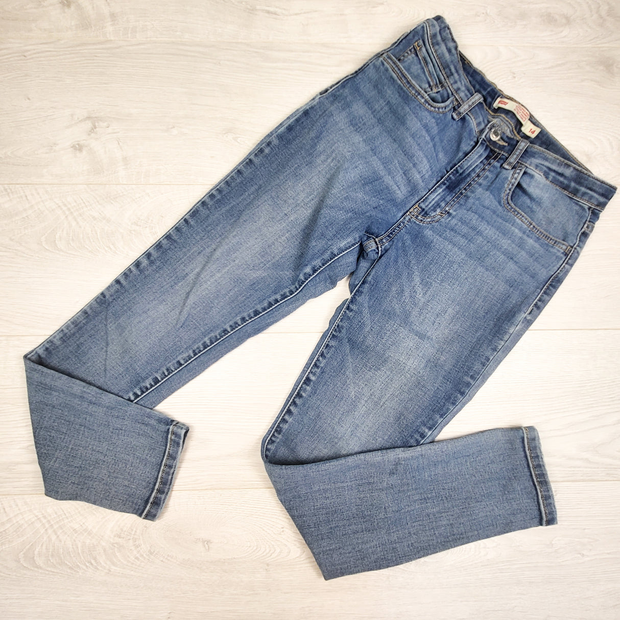 Levi's 720 high rise super skinny jeans. Size 14