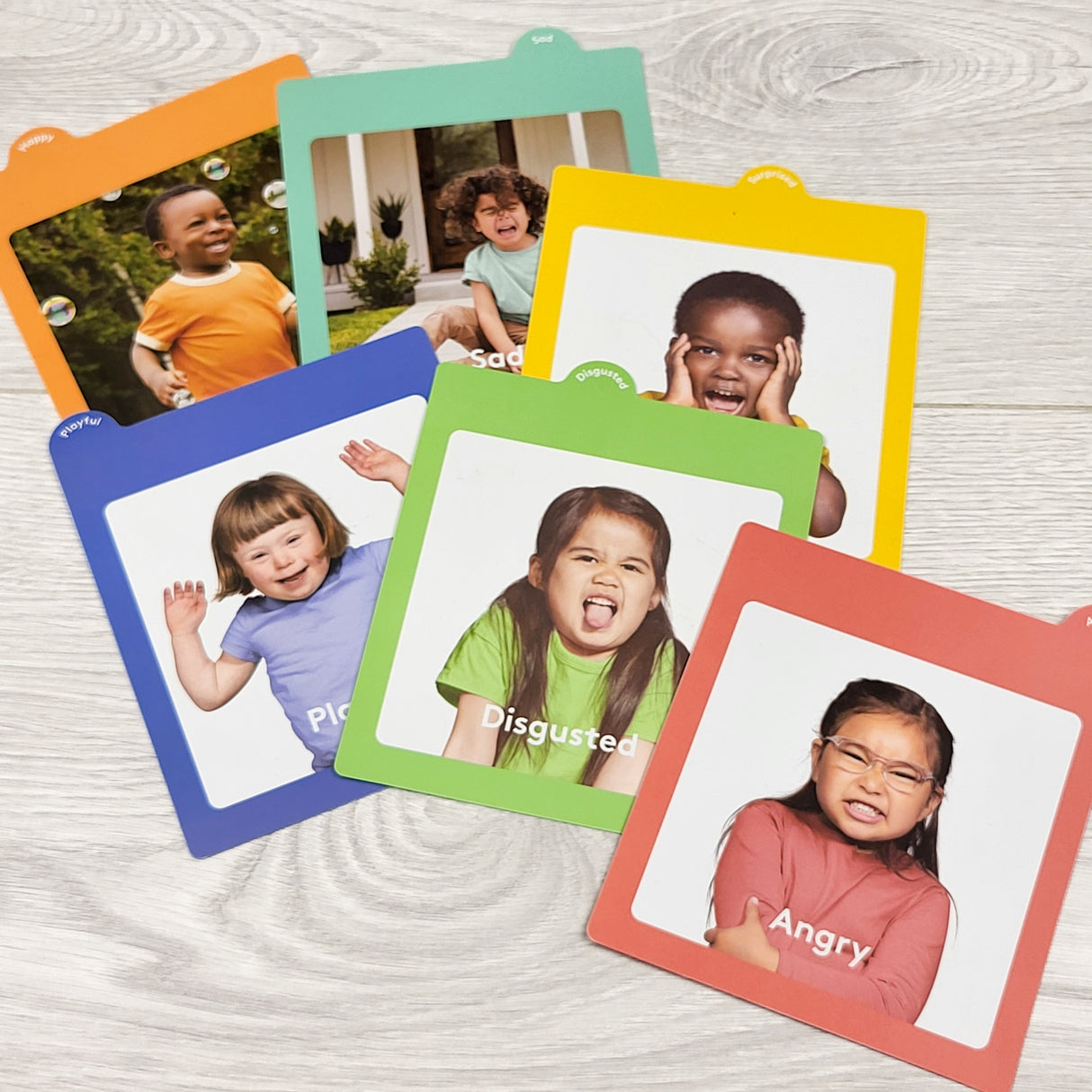 Lovevery Mirror & Emotion Cards Frame