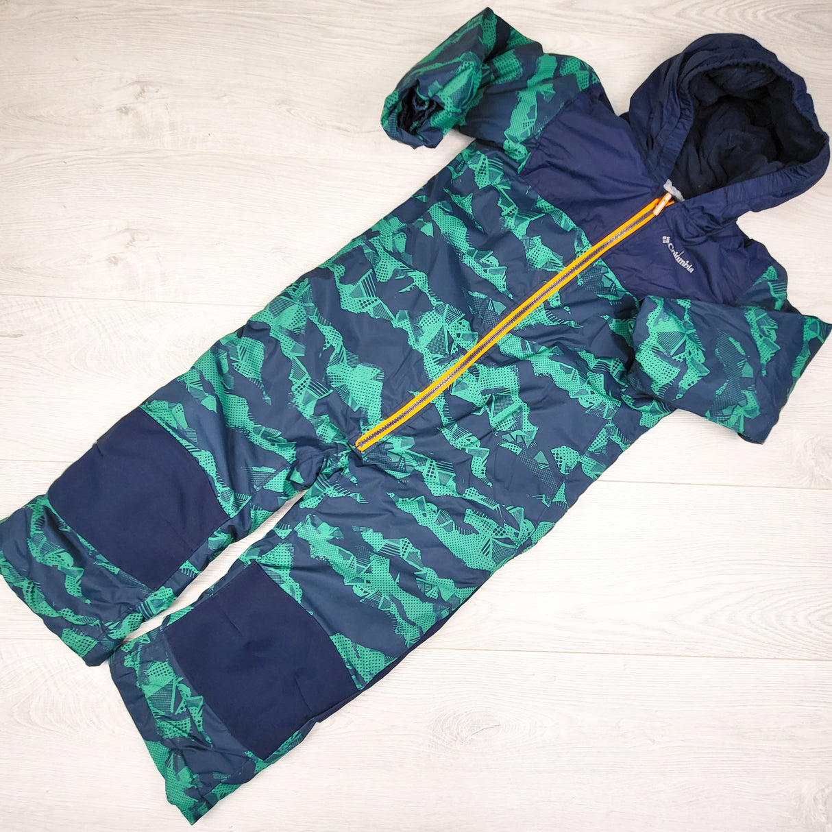 Columbia fleece lined "Alpine Free Fall" snowsuit. Size 4T