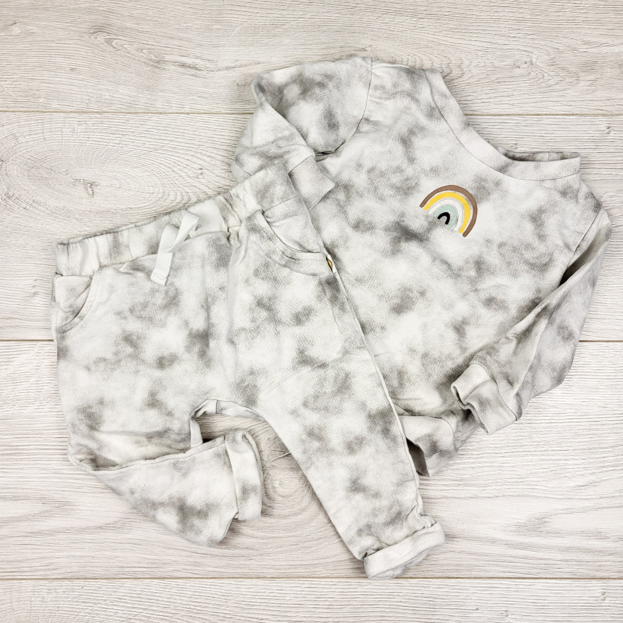 George grey and white tie dye style 2pc sweatshirt set. Size 6-12 months