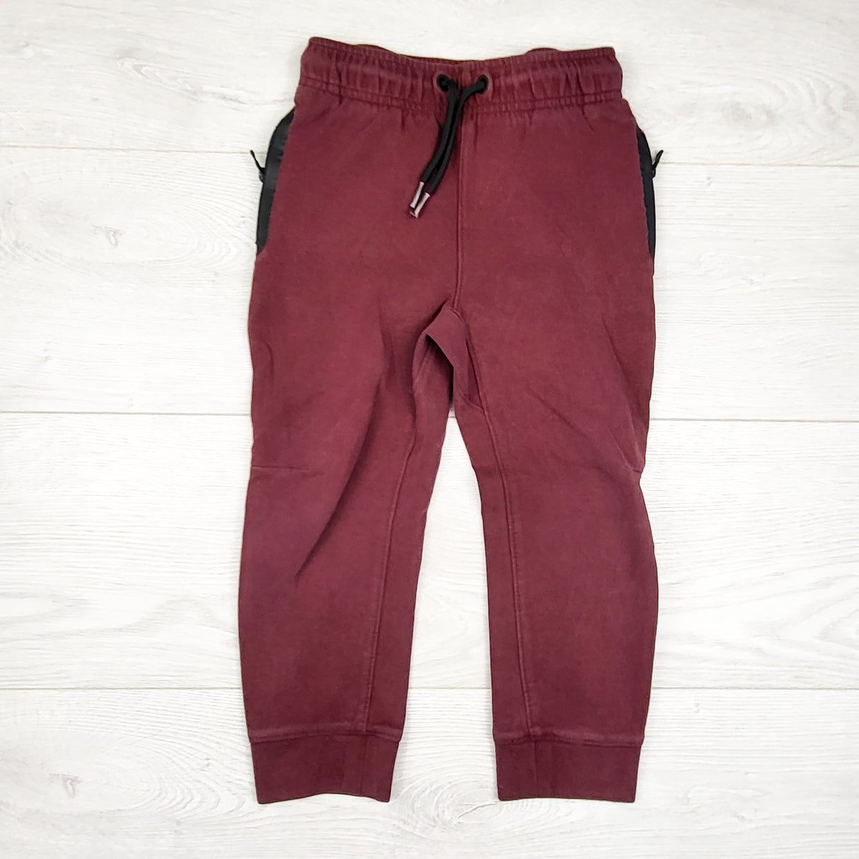 Old Navy burgundy active joggers. Size 3T