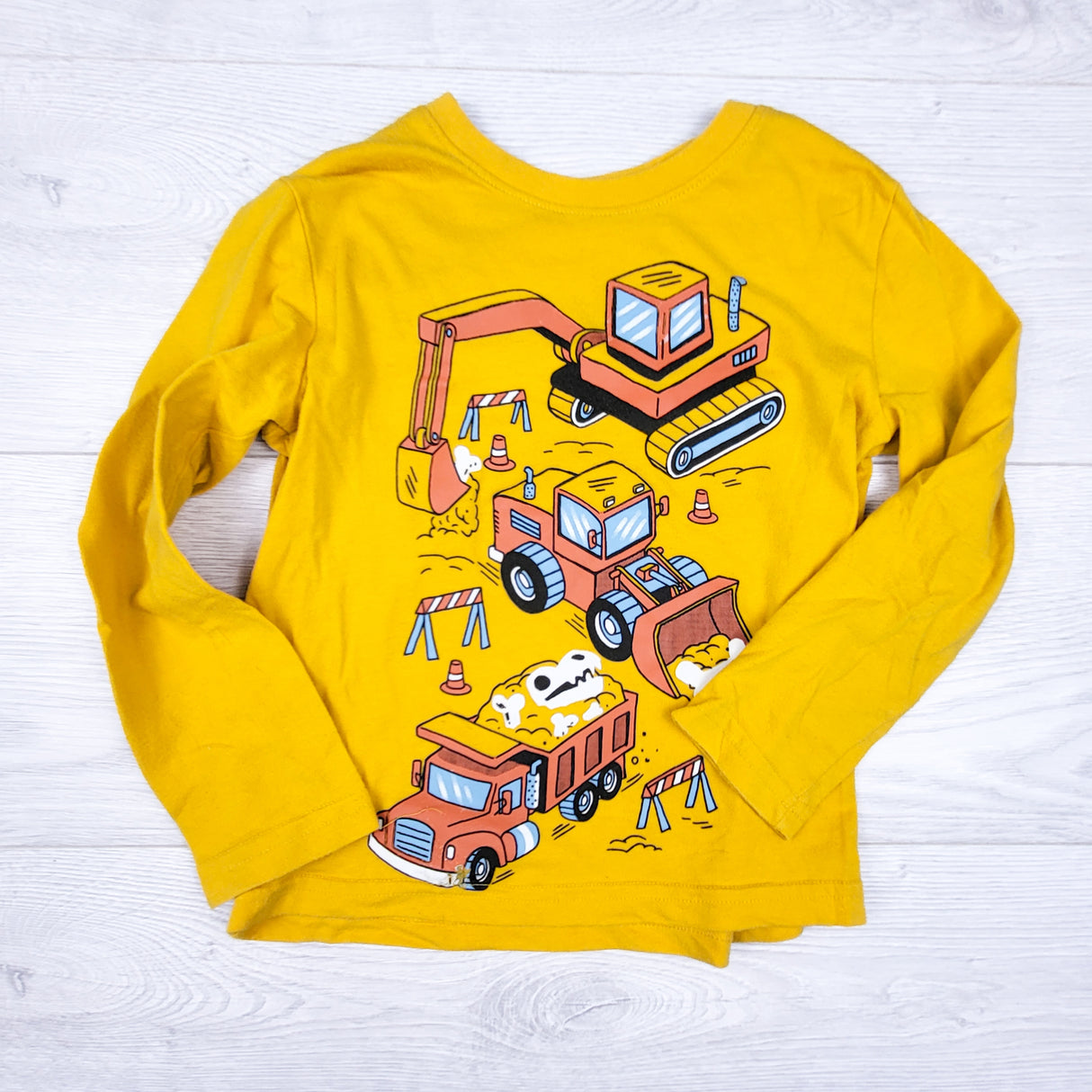 Jumping Beans yellow with construction vehicles. Size 4T