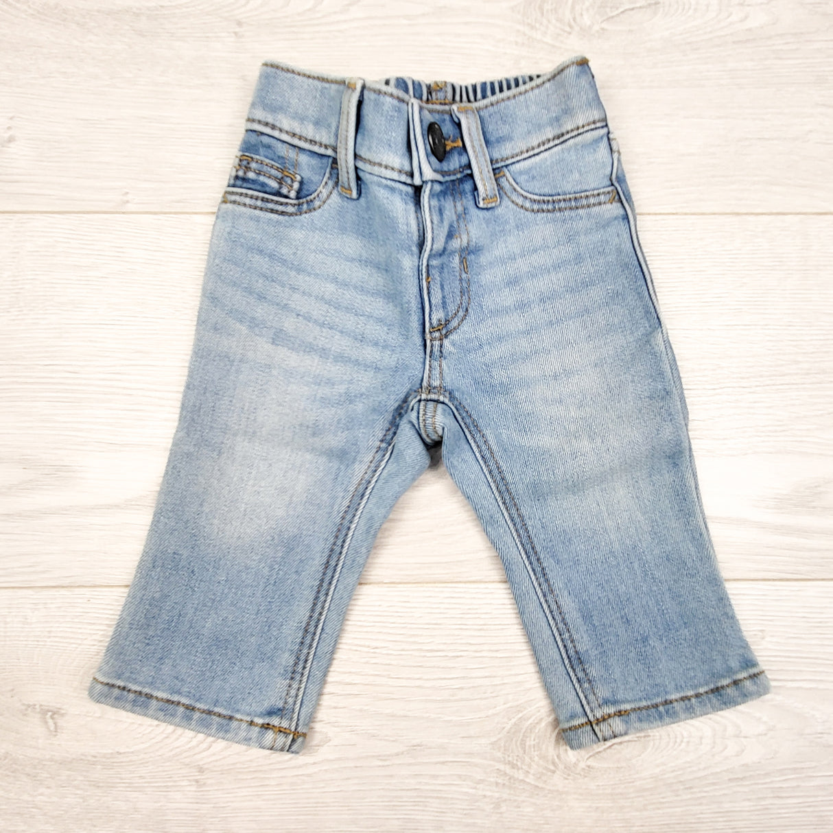 Old Navy skinny jeans. Size 0-3 months