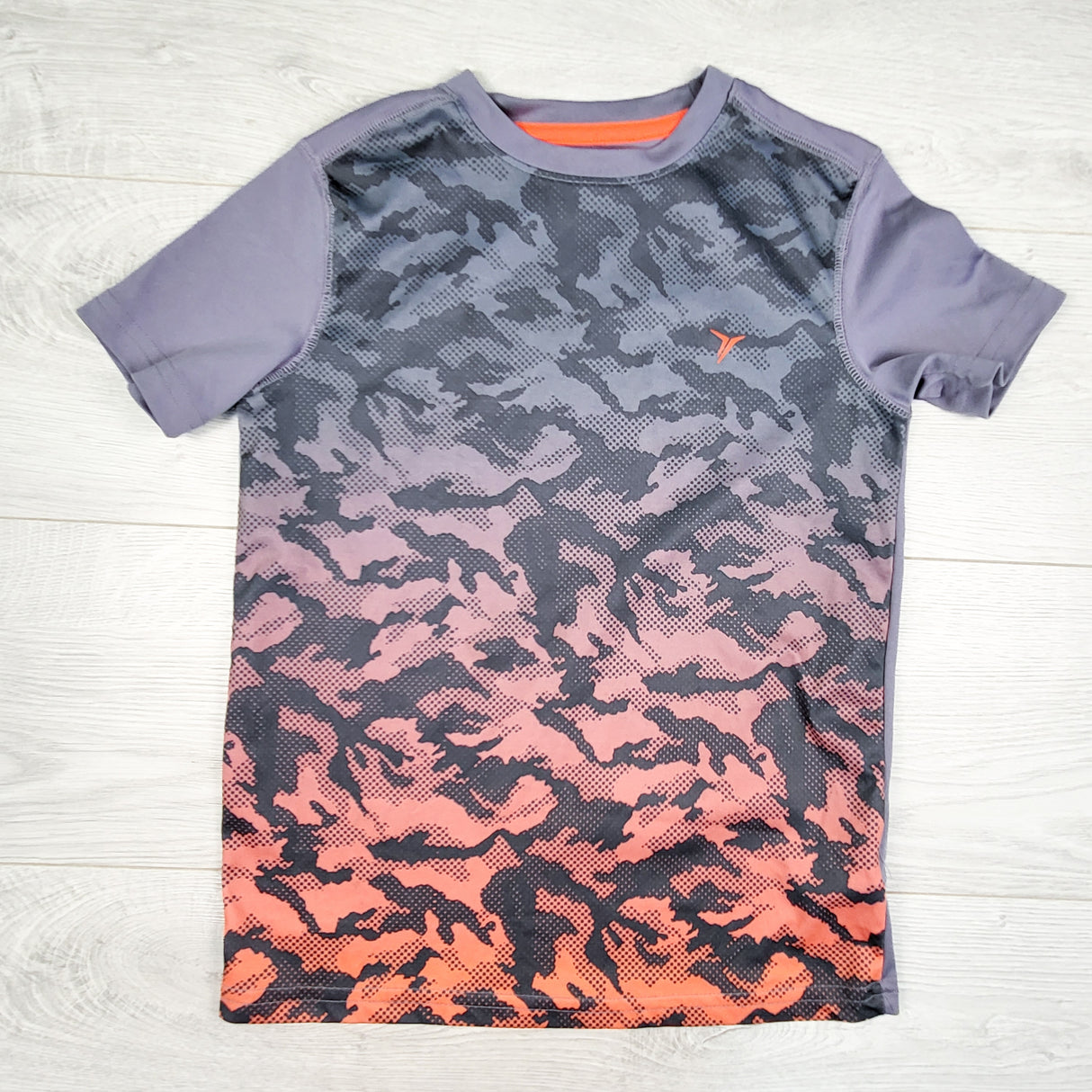 Old Navy blue-grey camouflage active t-shirt. Size 6/7
