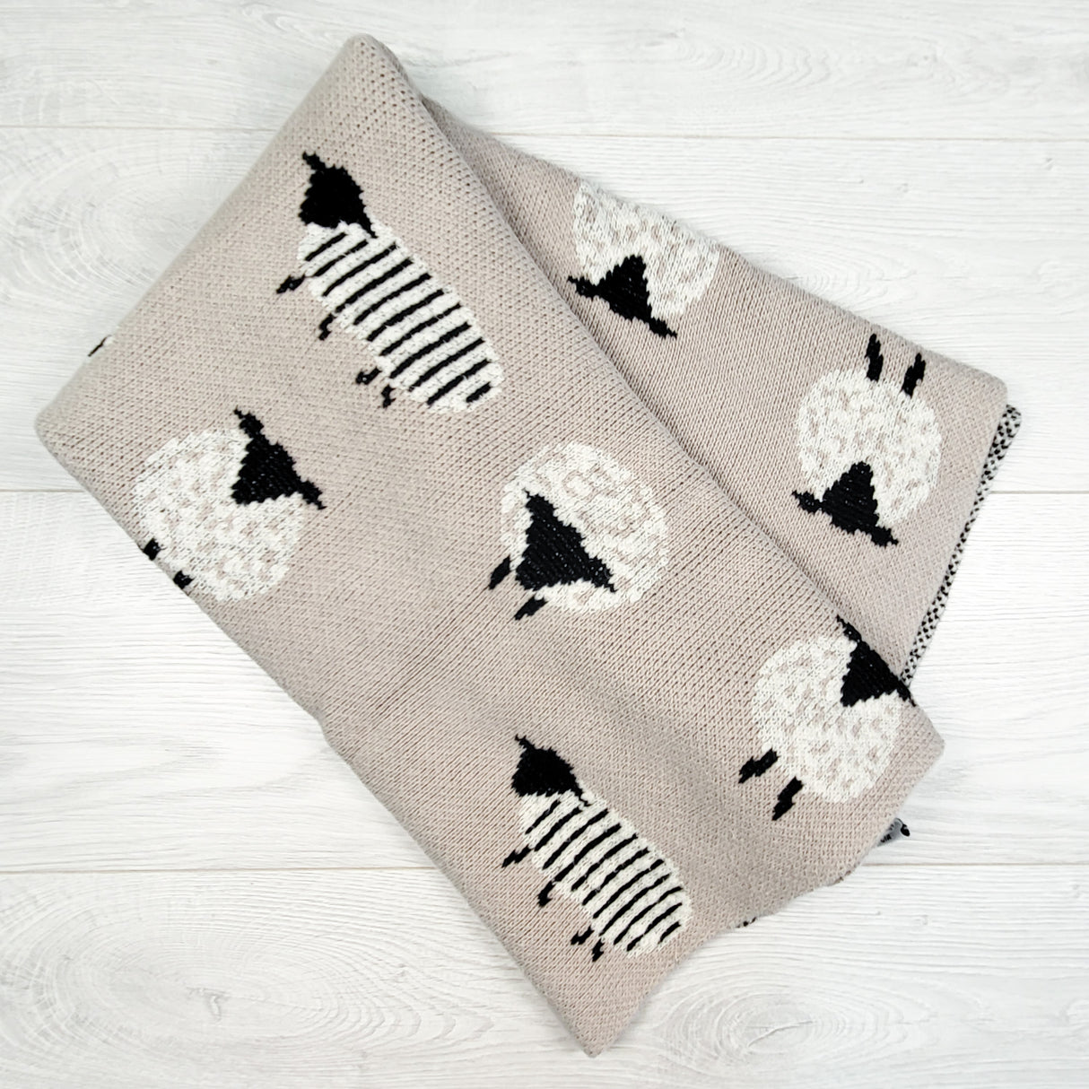 Knit sheep baby blanket. Very good condition