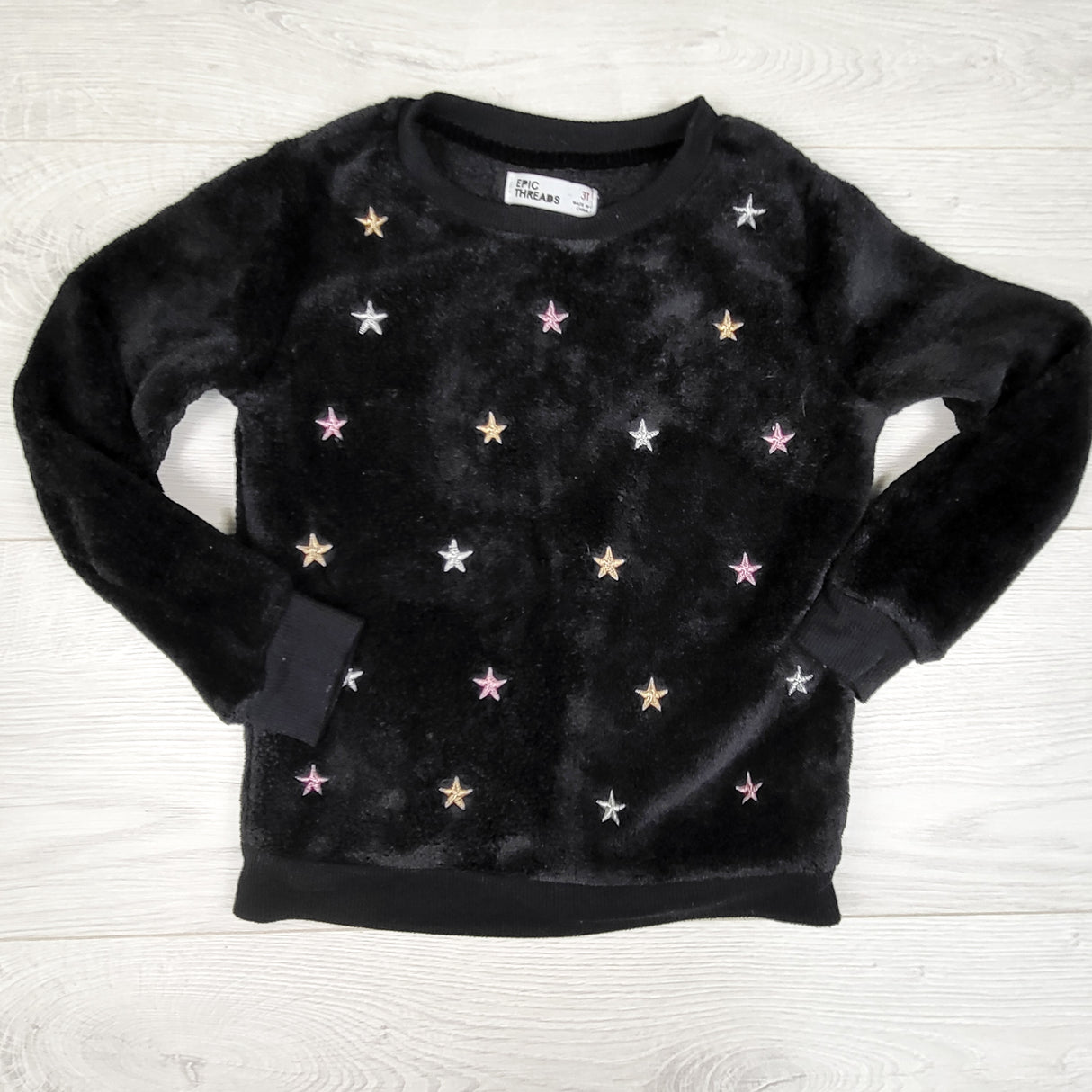 Epic Threads black faux fur sweatshirt with stars. Size 3T