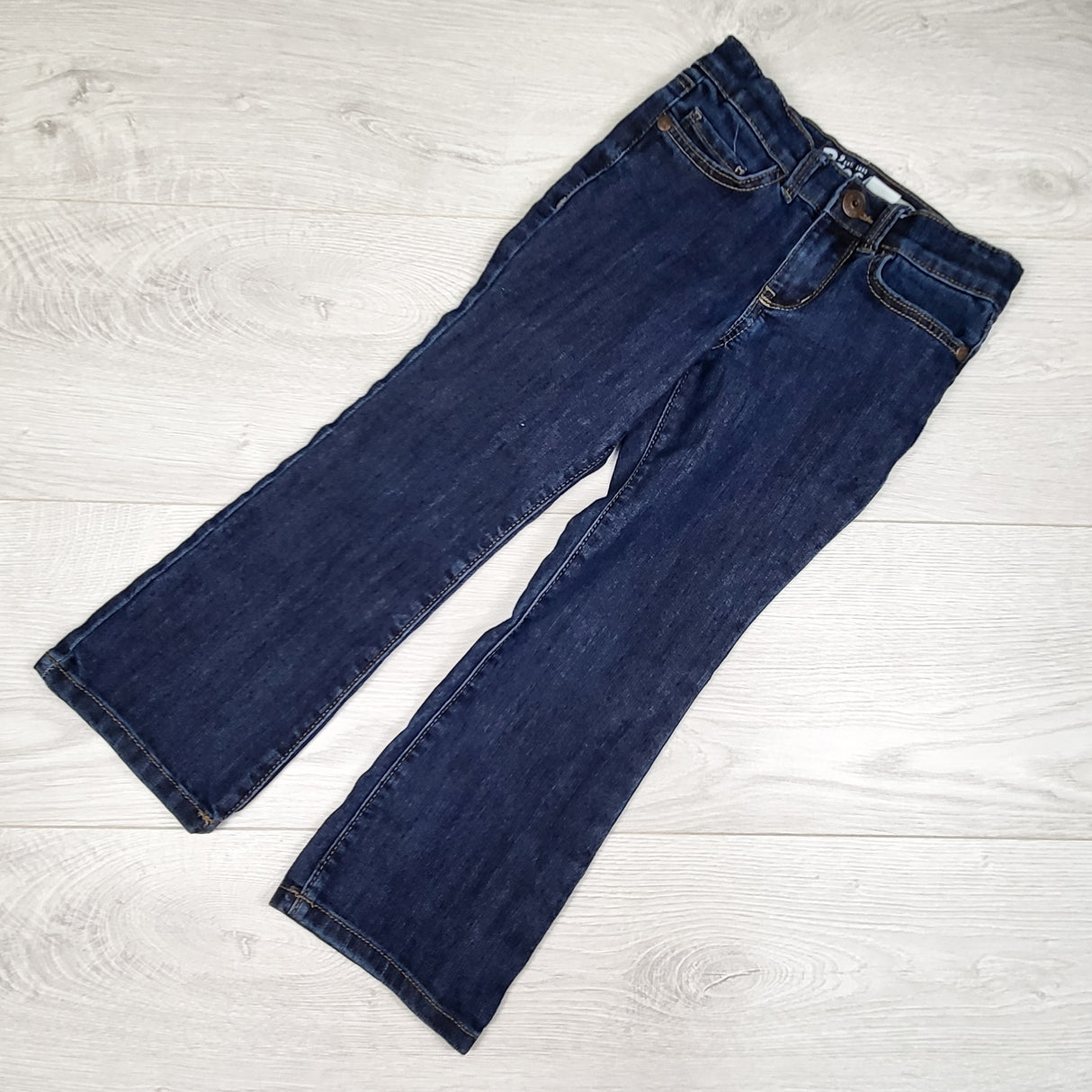 Oshkosh dark wash boot cut jeans. Size 4T