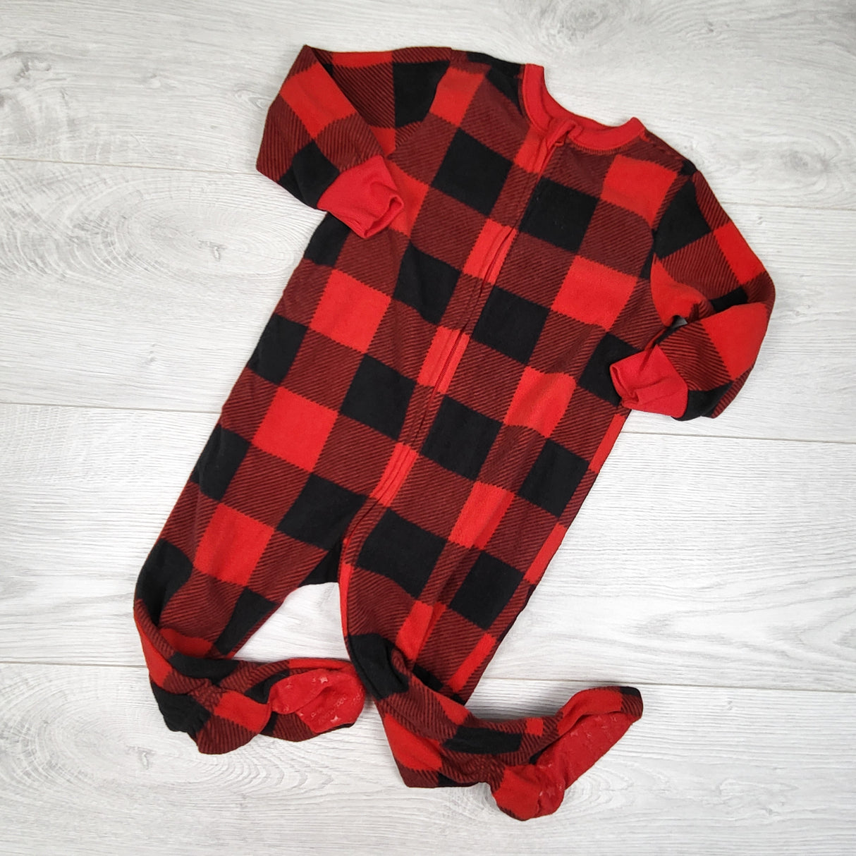 Old Navy buffalo plaid zippered fleece sleeper. Size 12-18 months