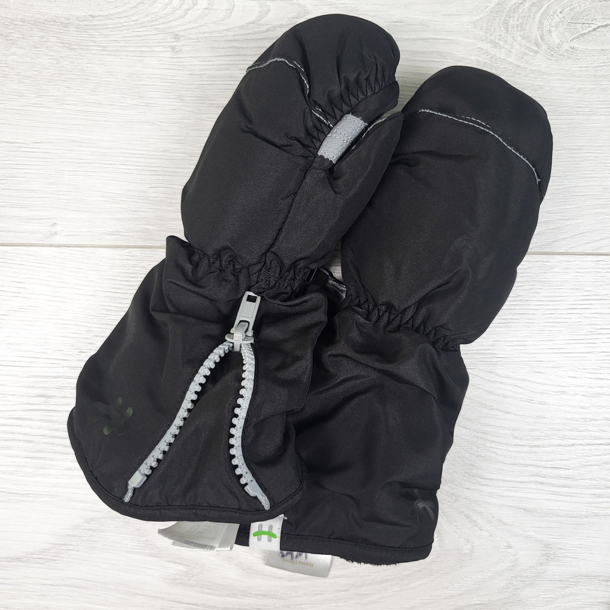 Hot Paws black mittens. Size 2/3T