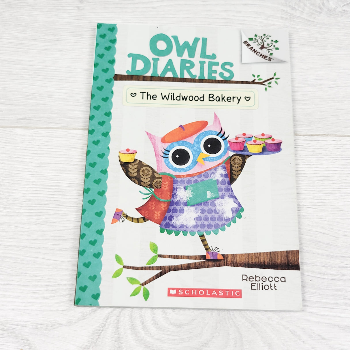 Owl Diaries: The Wildwood Bakery. Soft cover beginner chapter book