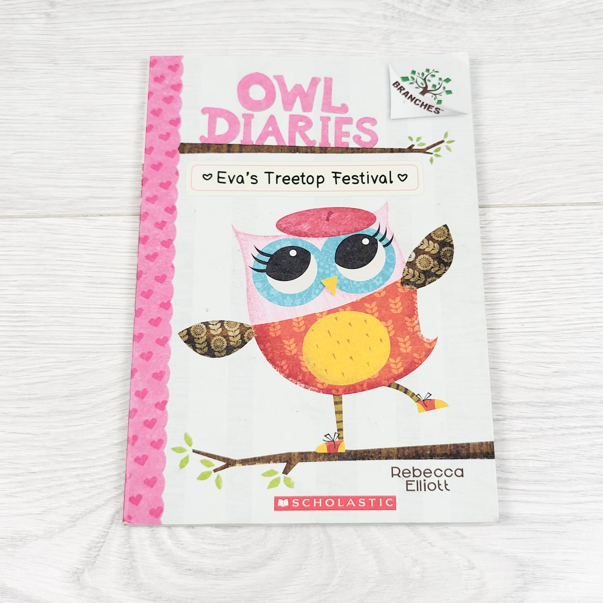 Owl Diaries: Eva's Treetop Festival. Soft cover beginner chapter book
