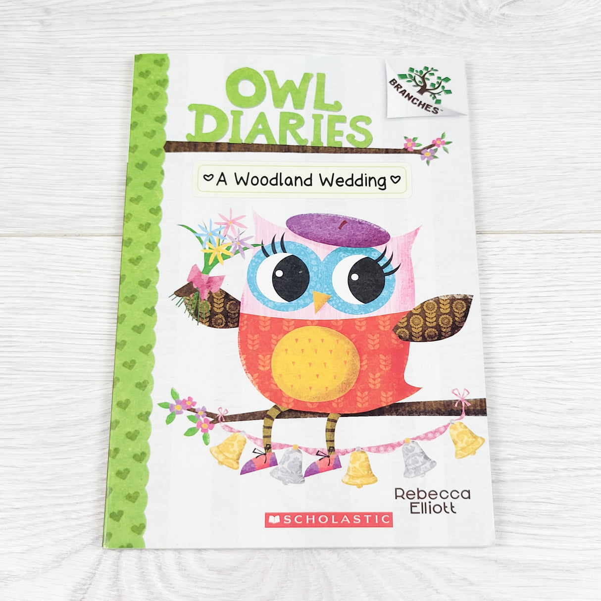 Owl Diaries: A Woodland Wedding. Soft cover beginner chapter book