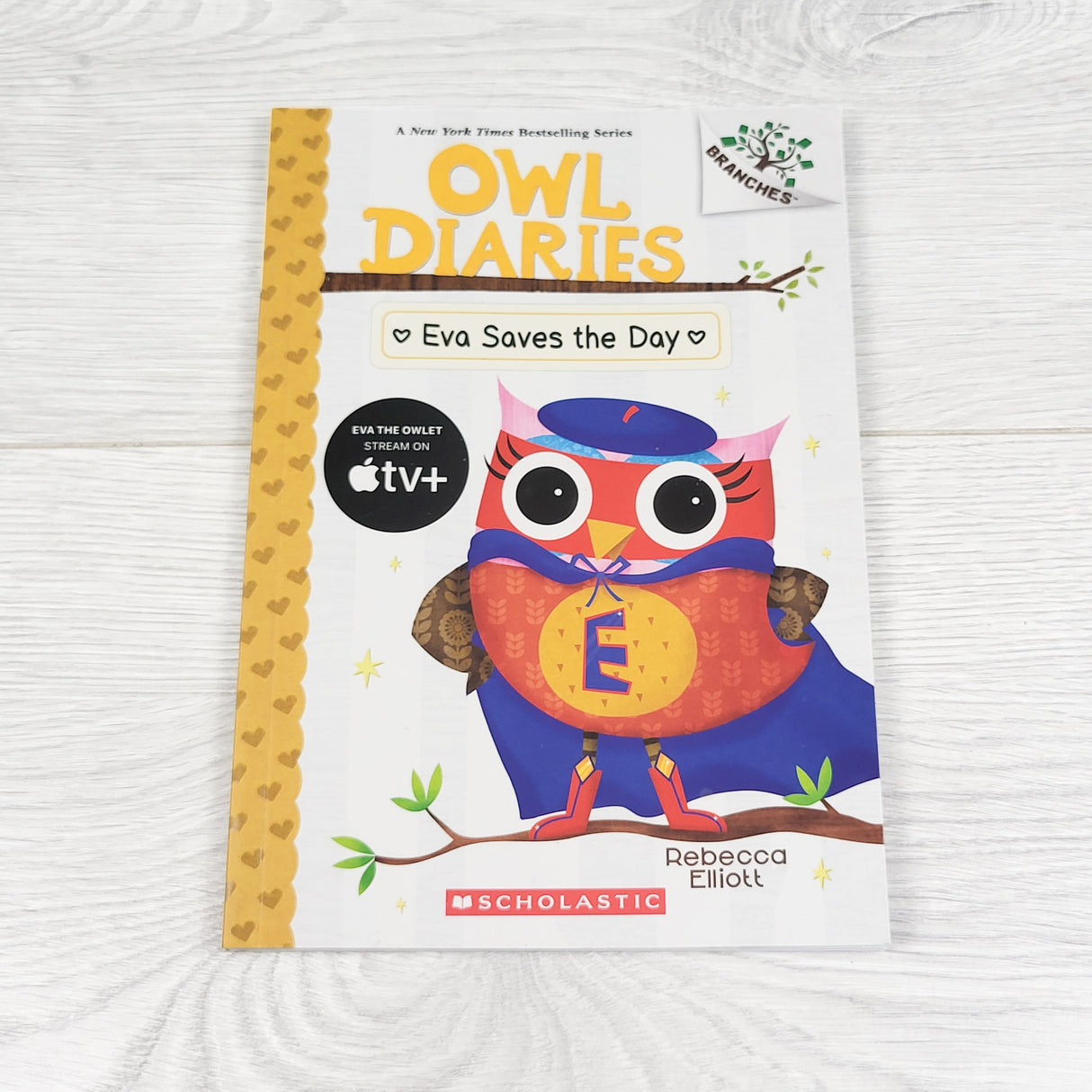 Owl Diaries: Eva Saves the Day. Soft cover beginner chapter book