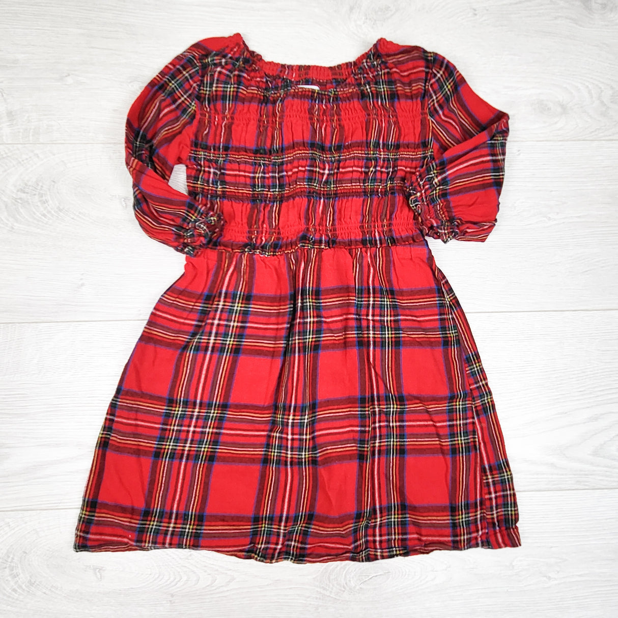 Old Navy red plaid smocked dress. Size 5T