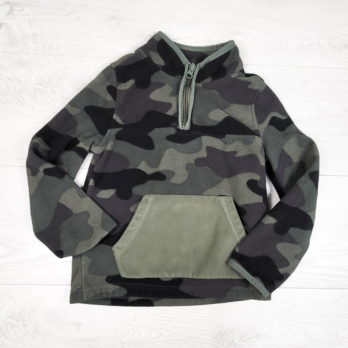Oshkosh camouflage pullover fleece jacket. Size 5T