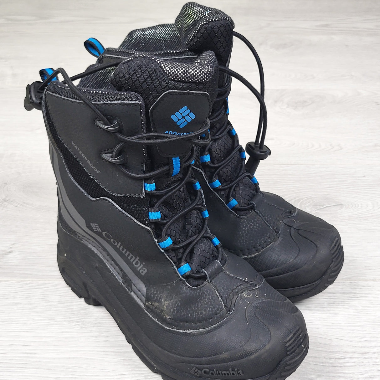 Columbia Bugaboot Plus IV Omni-Heat Winter Boots. Youth size 4 (sorry, no shipping)