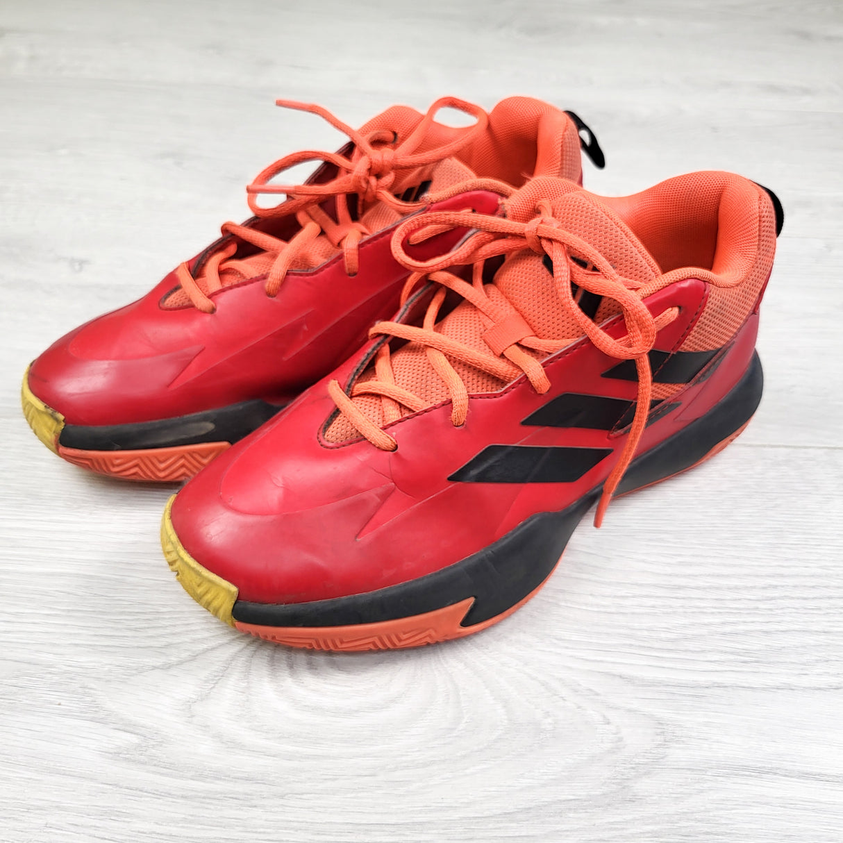 Adidas "Cross 'Em Up" basketball shoes. Boys size 6