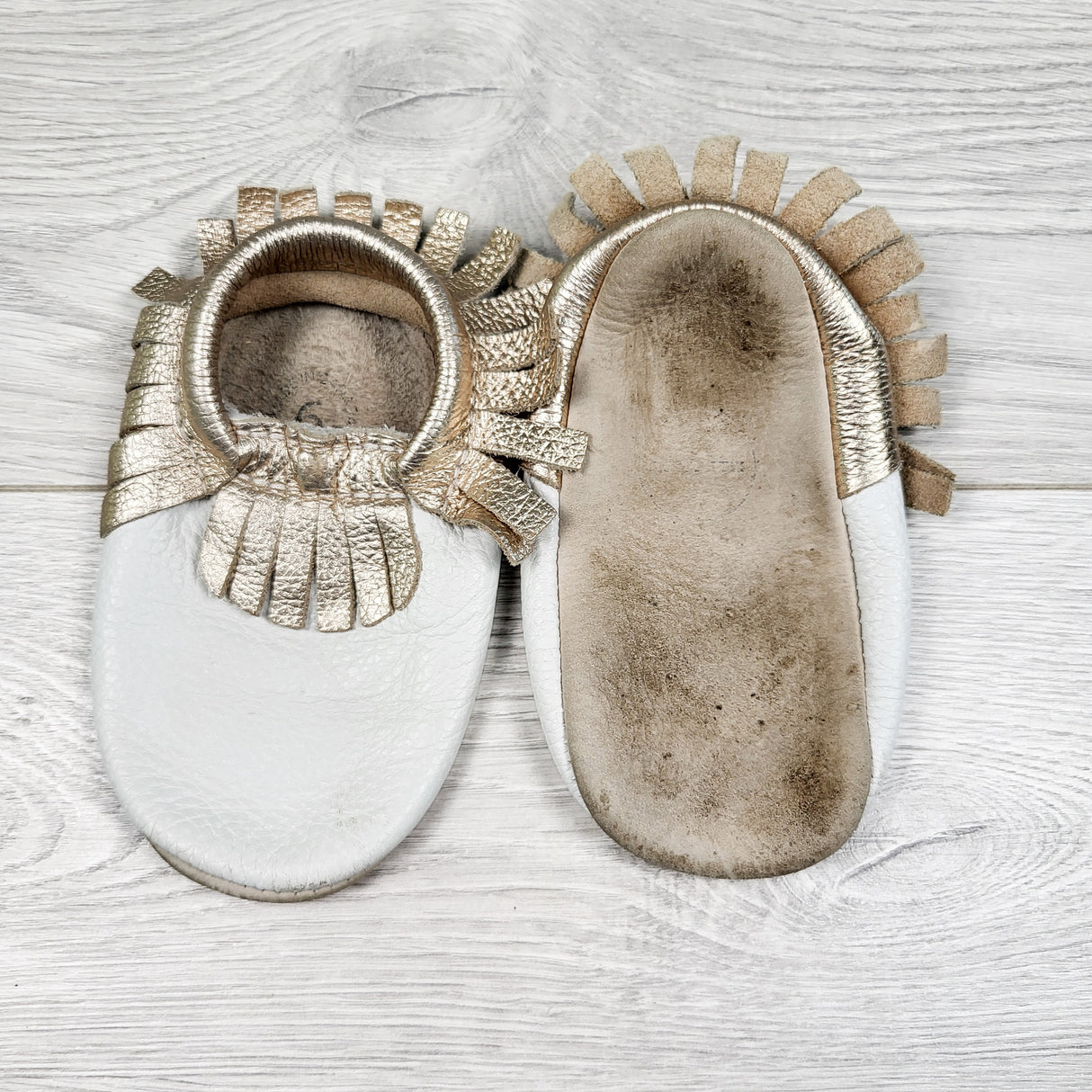 Minimocs leather soft soled shoes. Size 6