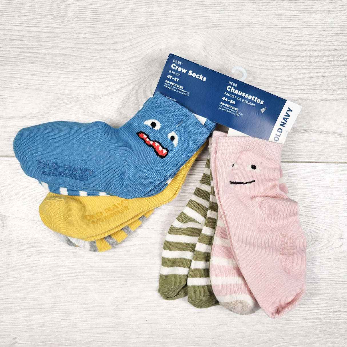 NEW - Old Navy 8-pack crew socks. Size 4/5T