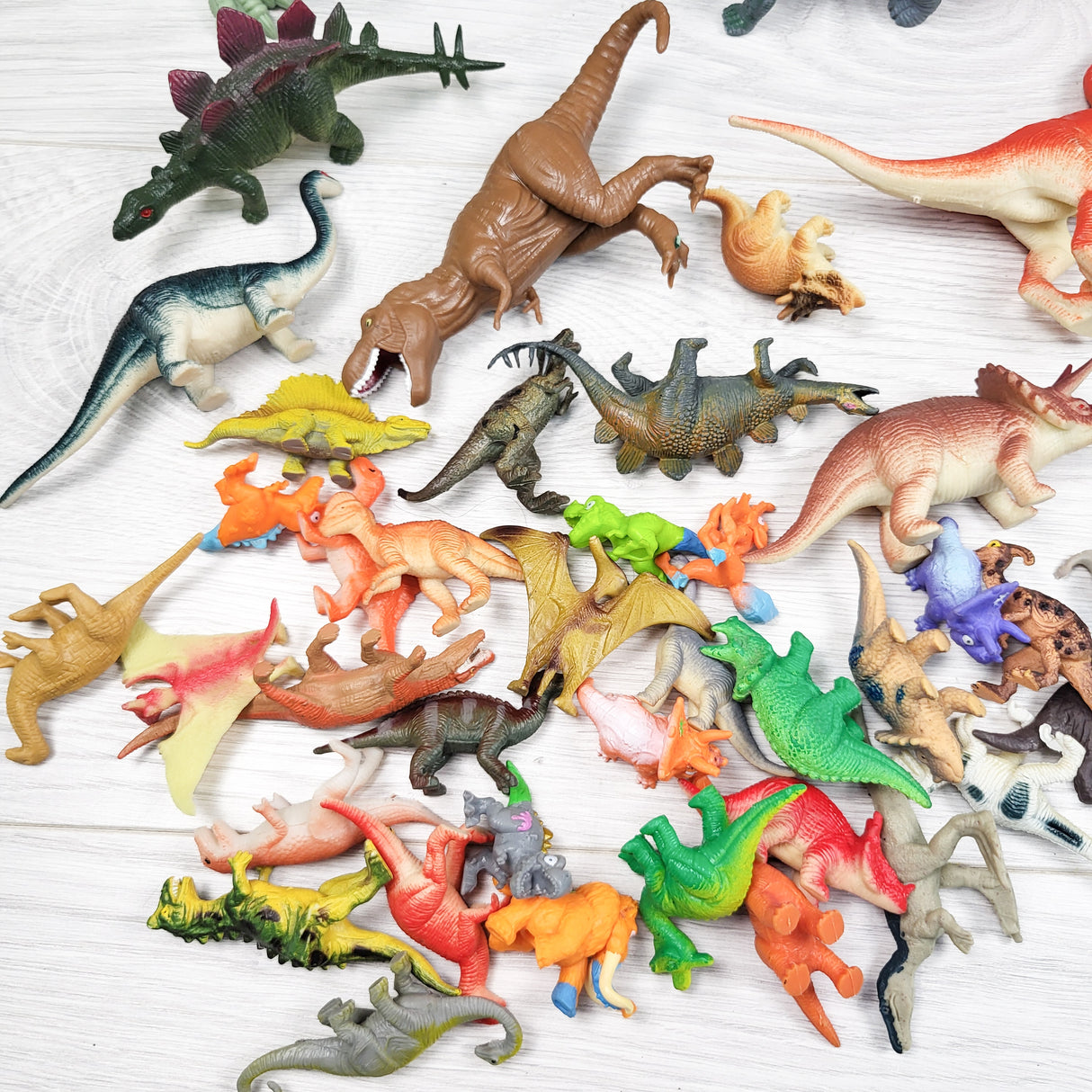 Large lot of dinosaur toys (sorry, no shipping)