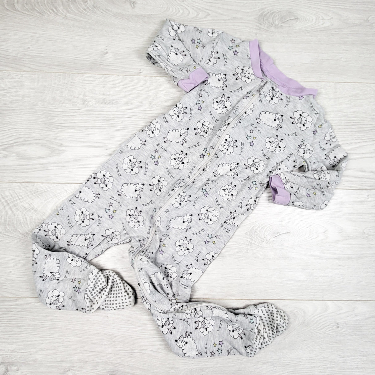 George grey zippered sleeper with sheep. Size 2T