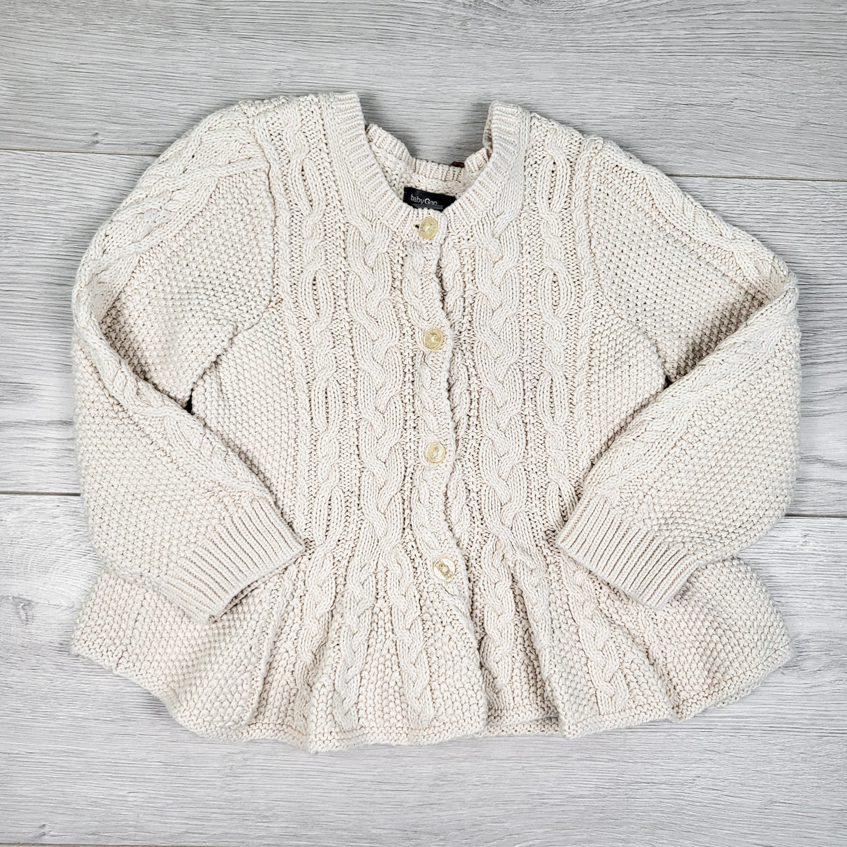 Gap oatmeal coloured cable knit sweater. Size 18-24 months