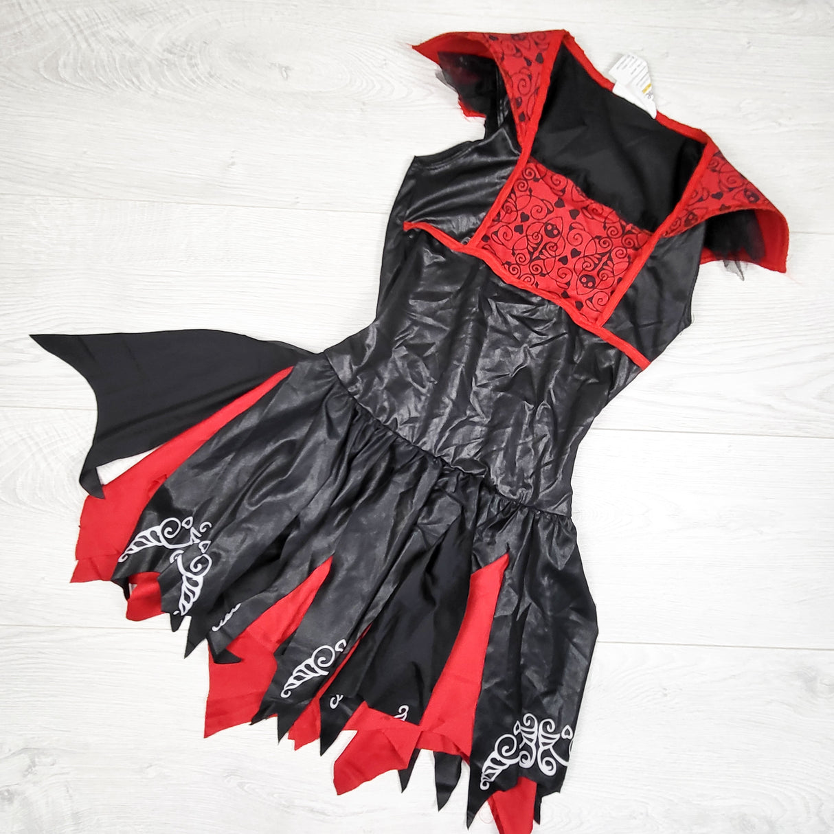 Black and red witch / vampire / bat costume. Size 6-8 Years