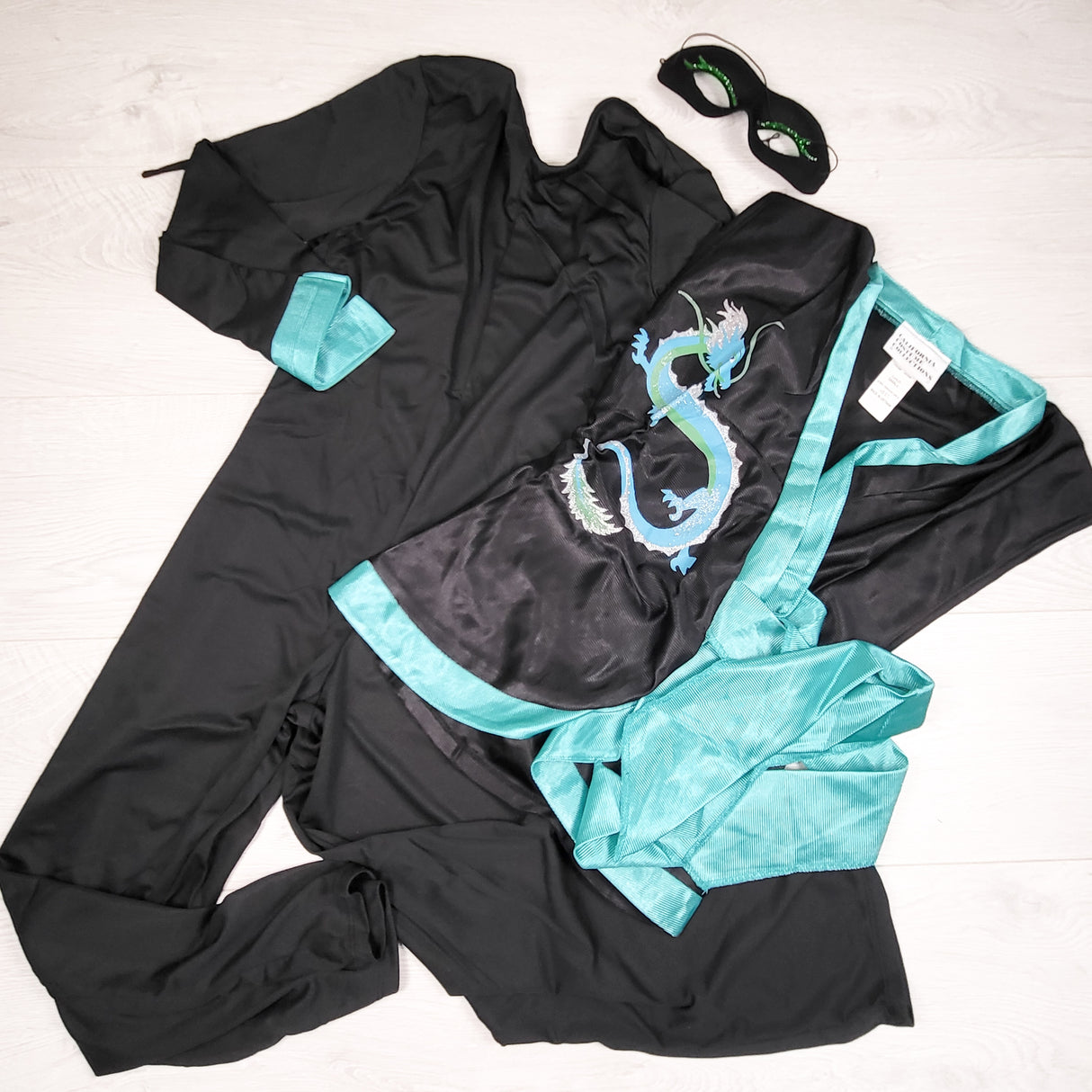 Dragon Ninja costume. Size 6-8 Years