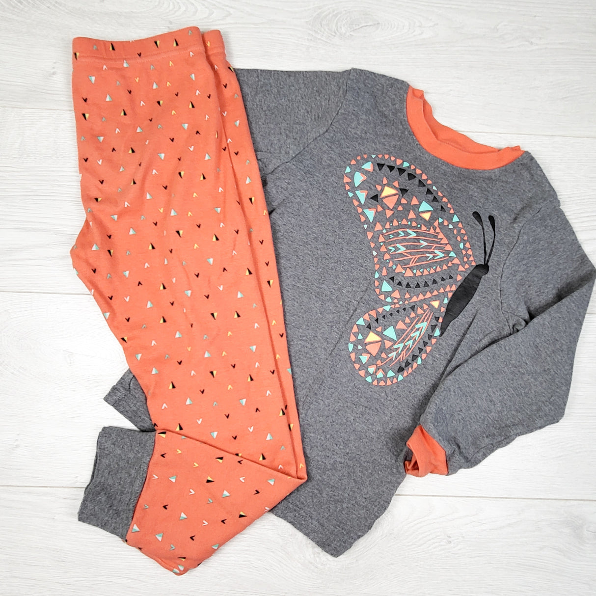 Kirkland grey and coral 2pc PJs. Size 6