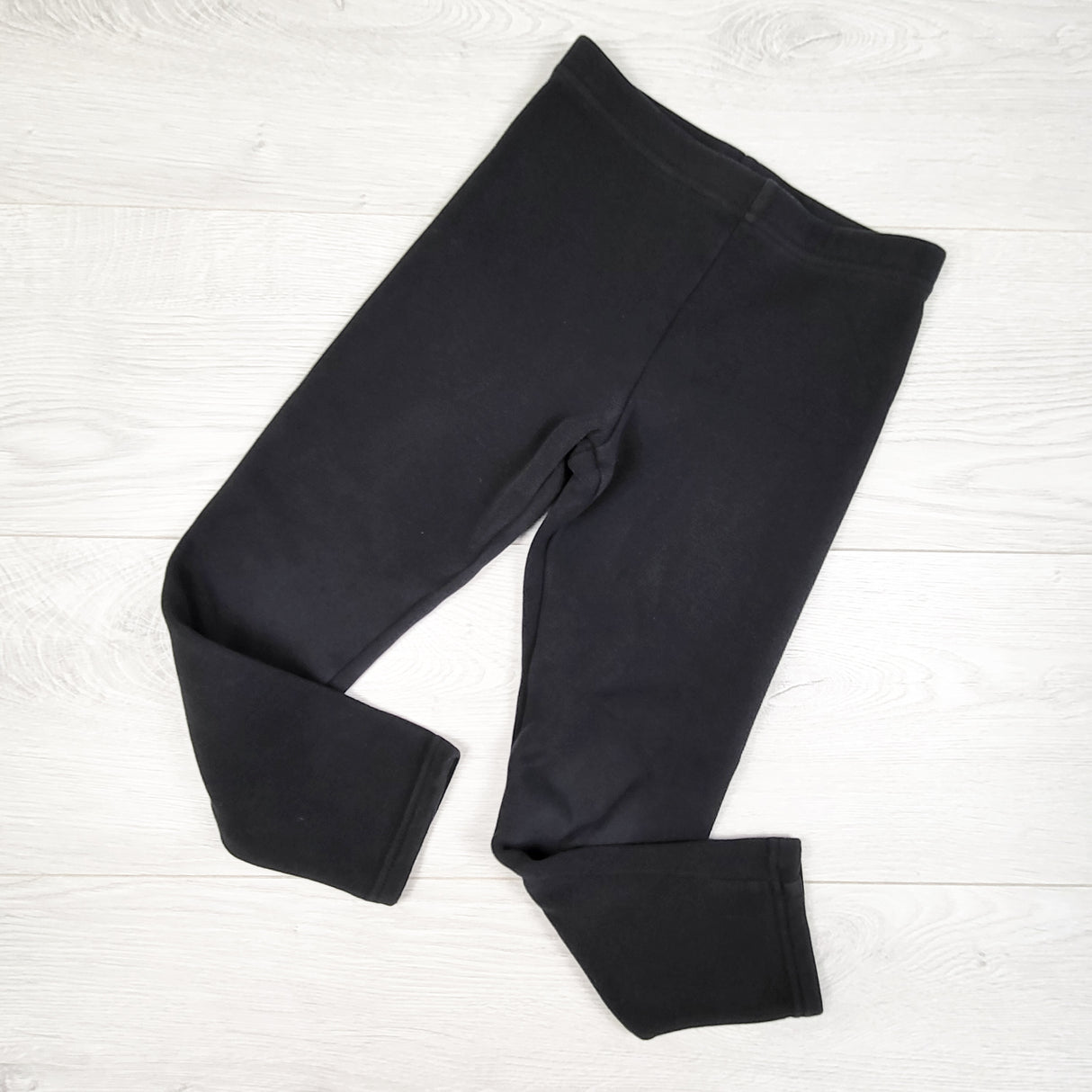 Carters black plush lined cozy leggings. Size 6/6X