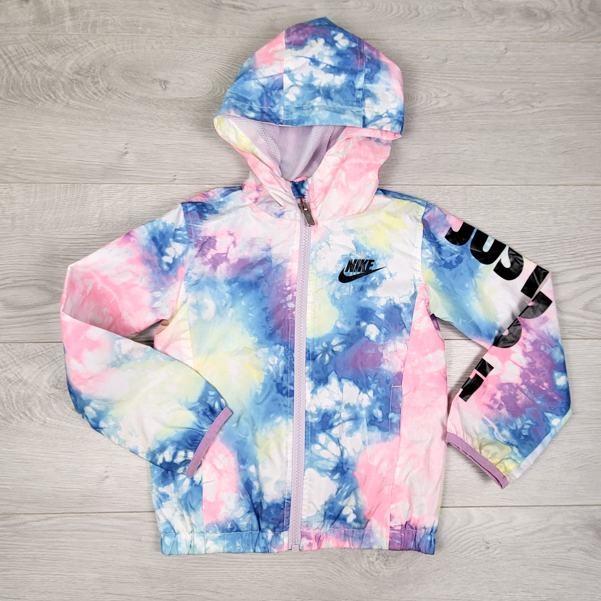 Nike tie dye windbreaker. Size 3/4T - AS IS
