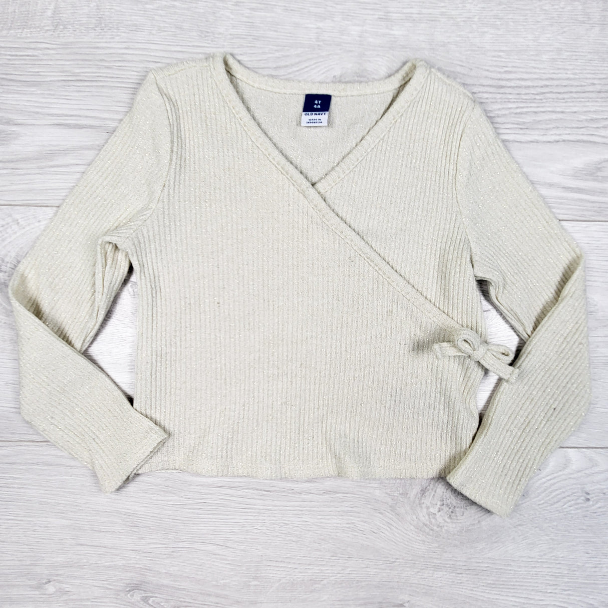Old Navy cream coloured rib knit top with sparkles. Size 4T