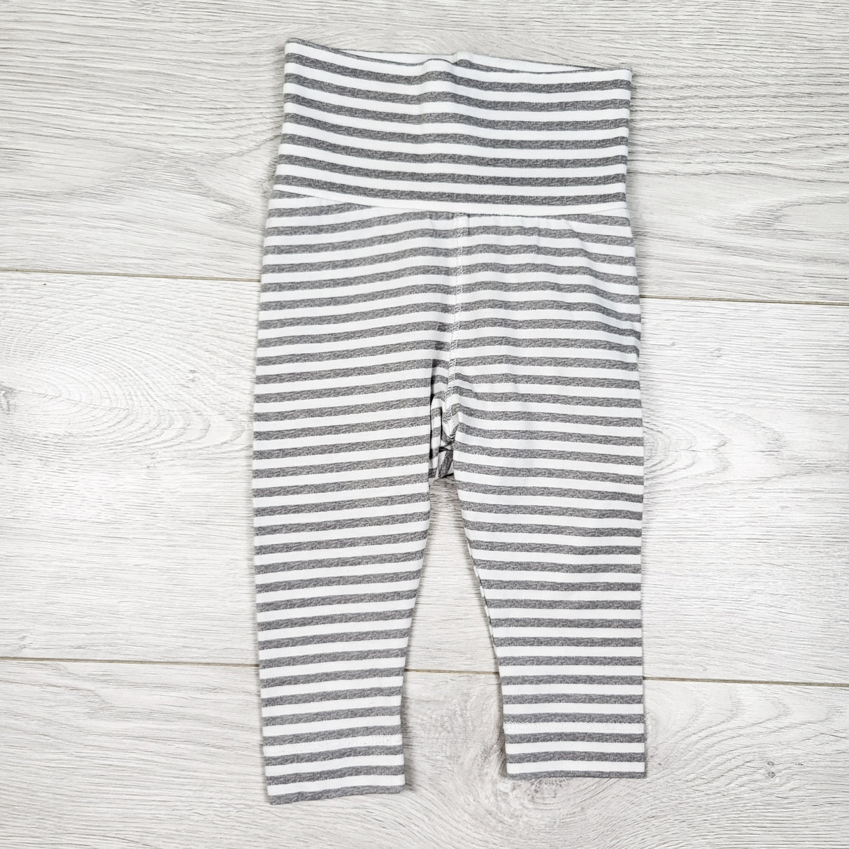 H and M grey striped organic cotton pants. Size 2-4 months