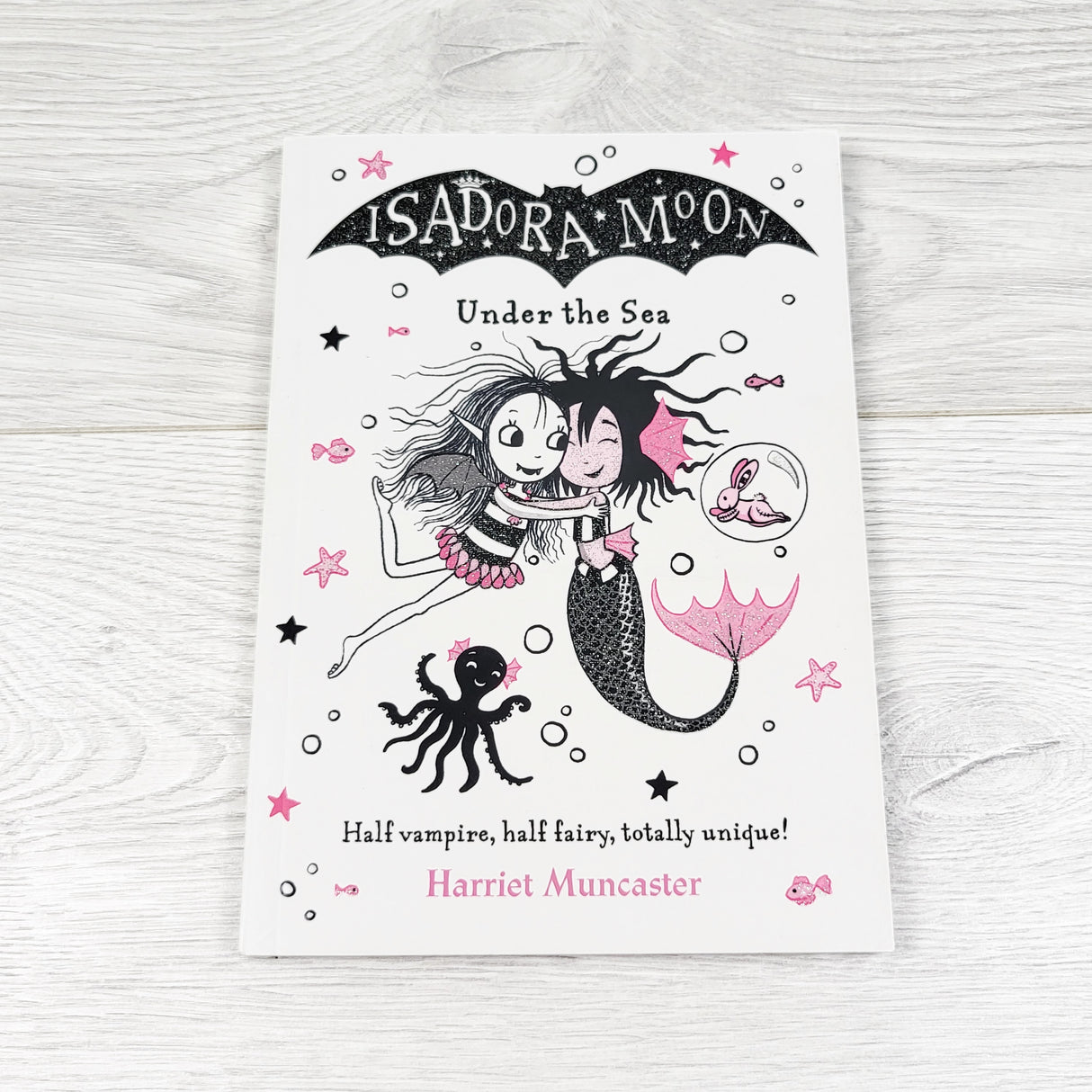 Isadora Moon Under the Sea. Soft cover chapter book